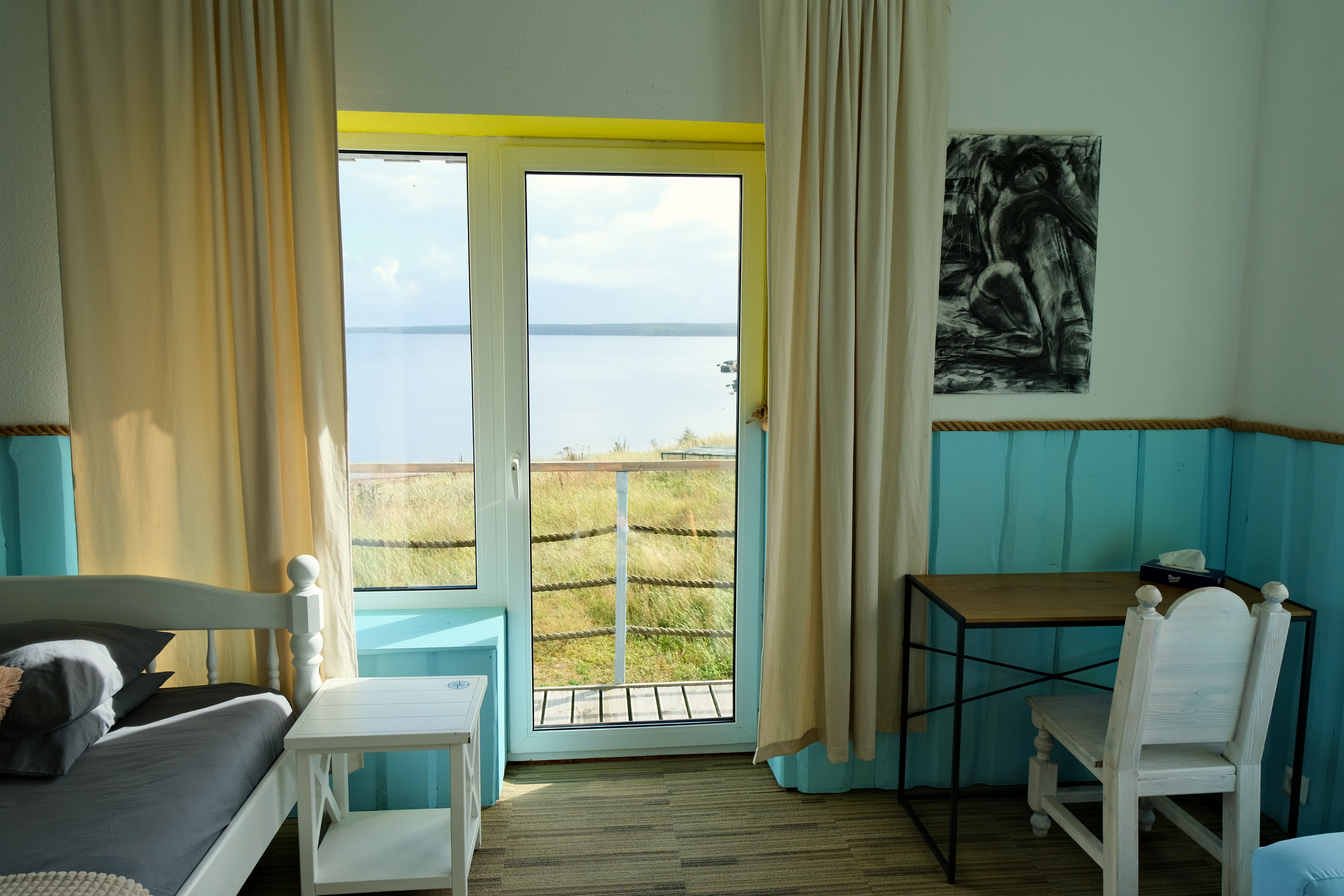 Rõduga sviit ja majutus Lahemaal, tuba Tüürimees merevaatega Vergi Sadamas Wirkes' hotellis