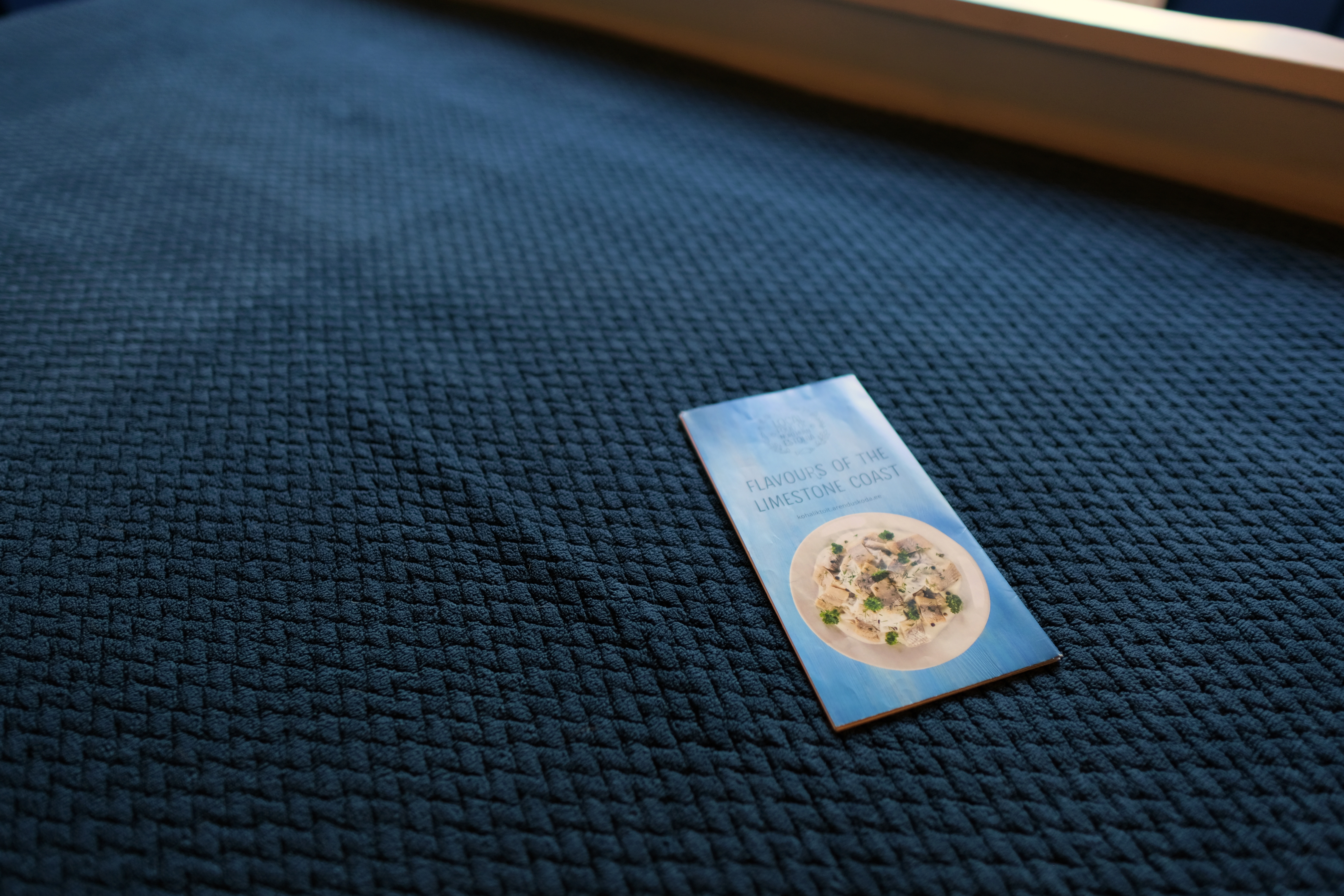 Mugav majutus Lahemaal toas Madrus Wirkes' hotellis Vergi Sadamas, mereäärne puhkus Lahemaal