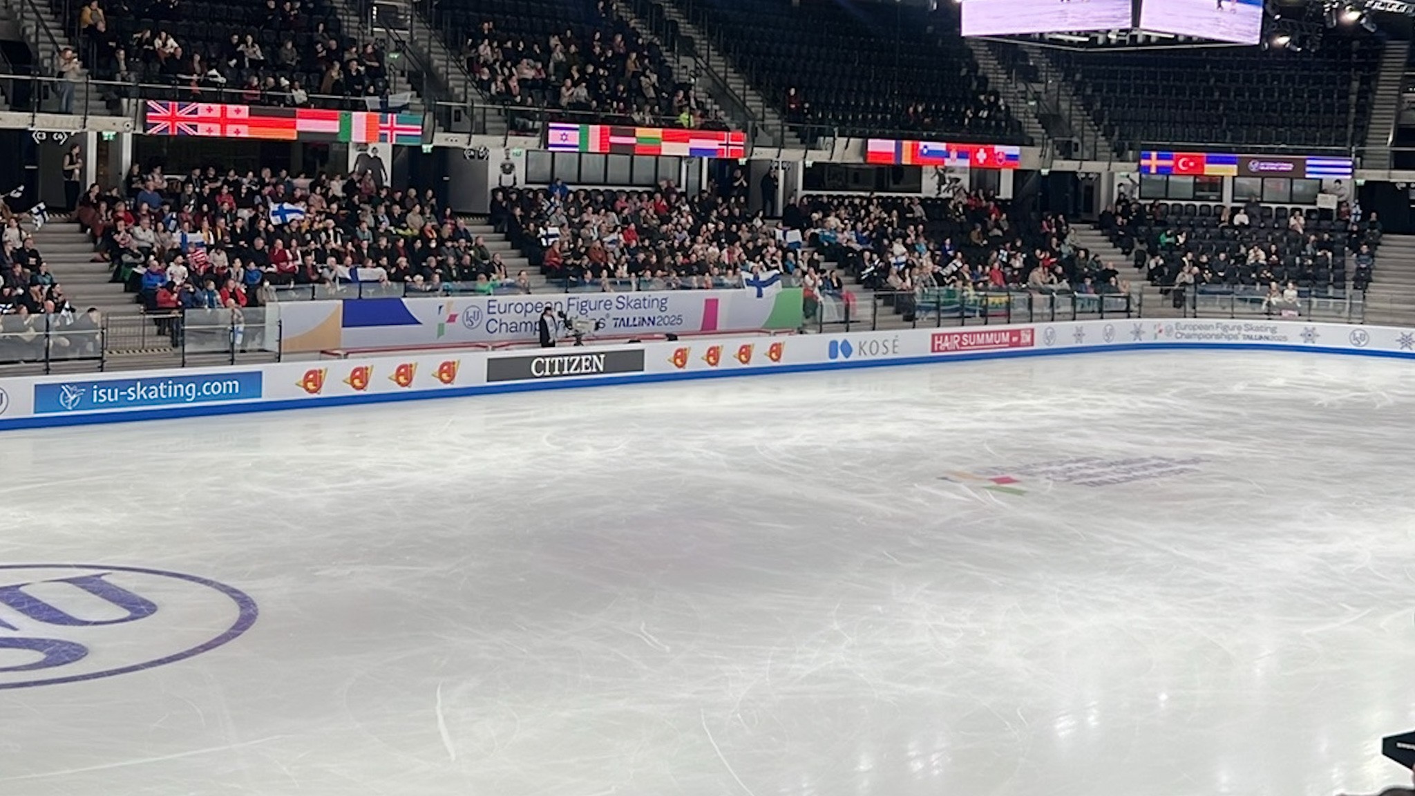 Sacensību arēna Tondiraba ledus hallē