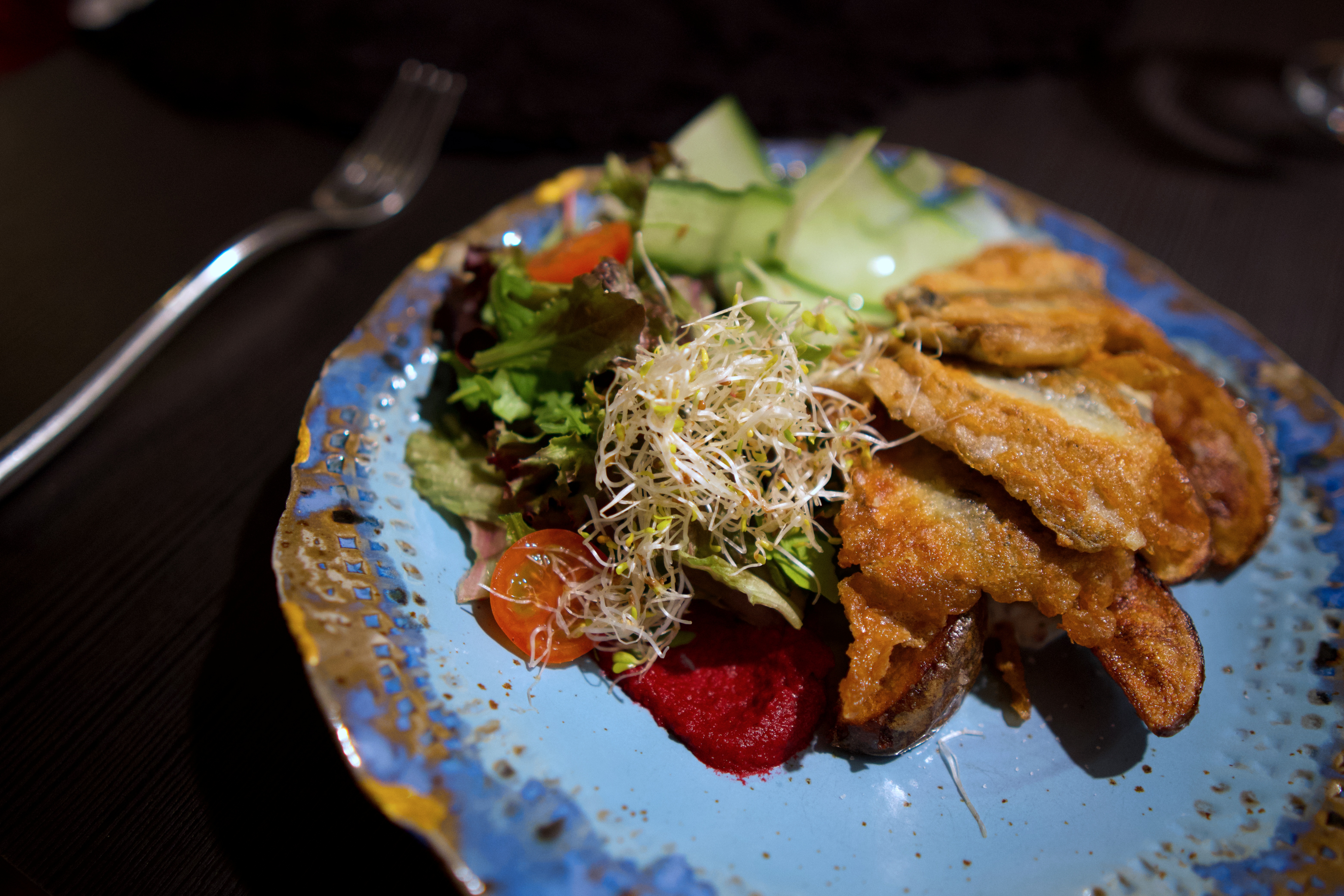 Värsked kohalikud praeräimed otse rannikult, Eesti mereanniroog Vergi Sadamas, Restoran Wirkes’