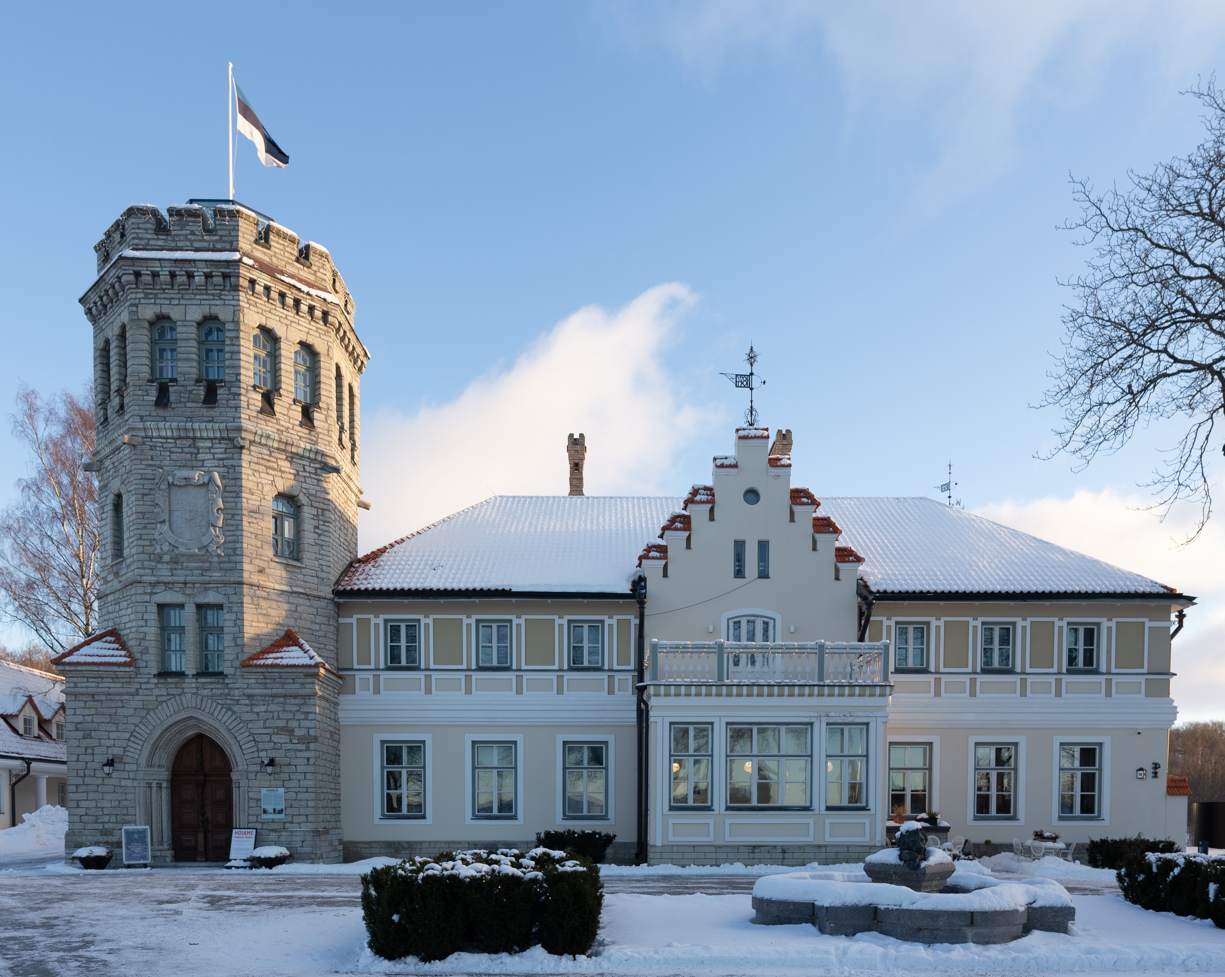 Maarjamäe loss ja lumi