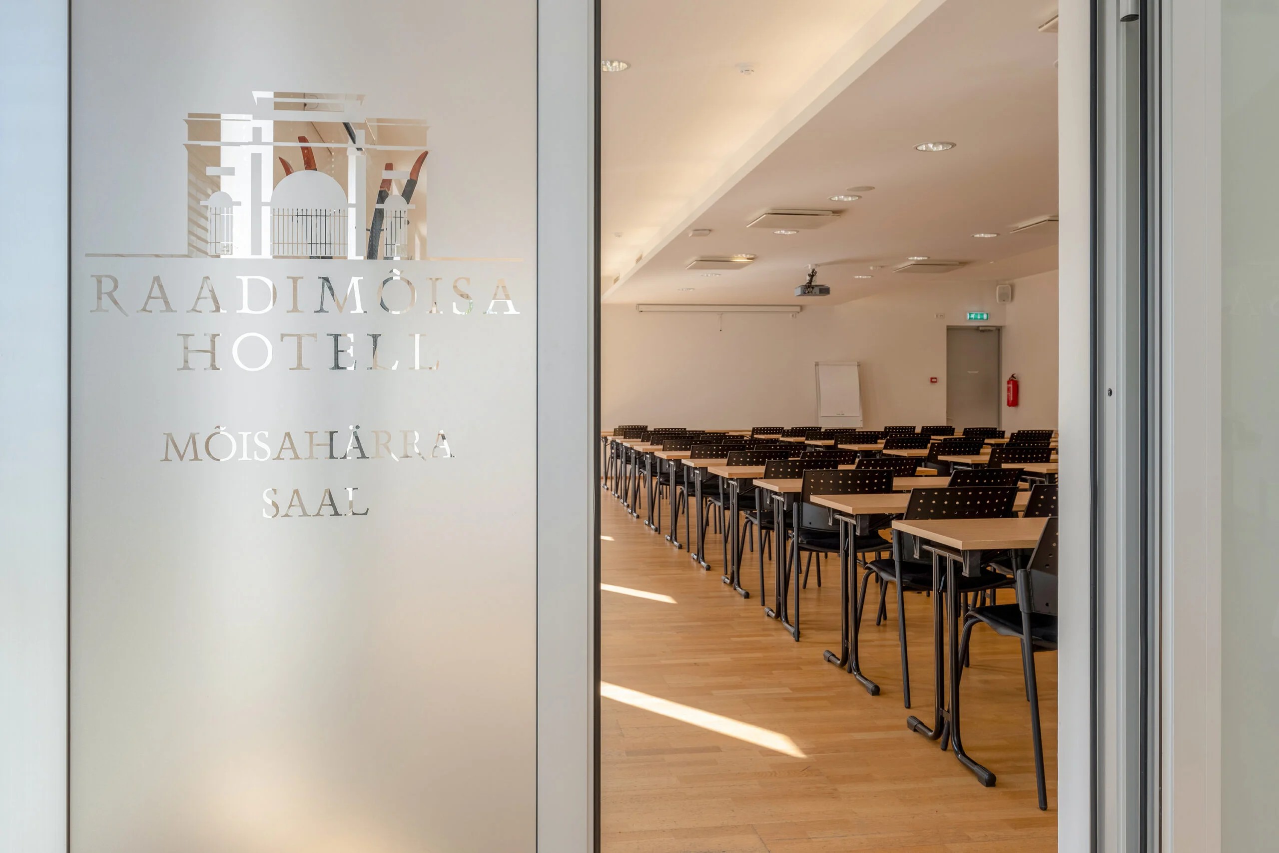 Konferenzraum im Hotel Raadimõisa mit Vorraum
