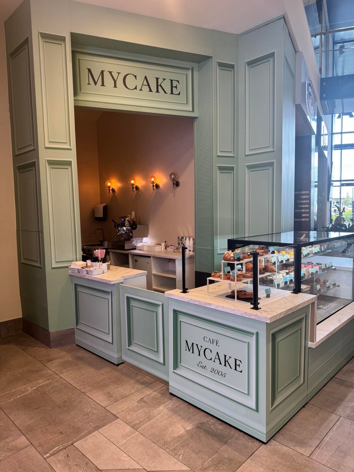 MyCake-kahvilan ilmapiiri Nautica-keskuksessa