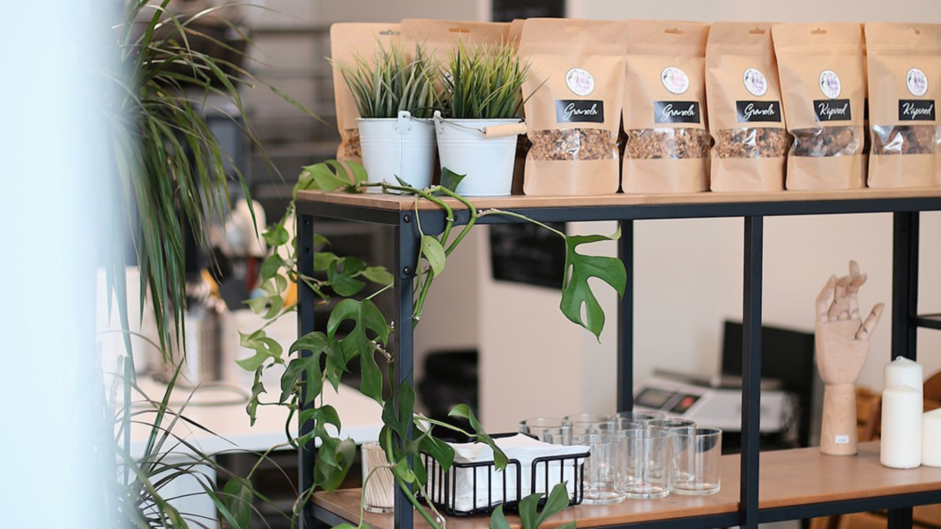 Kohviku rahulik ja naturaalne atmosfäär