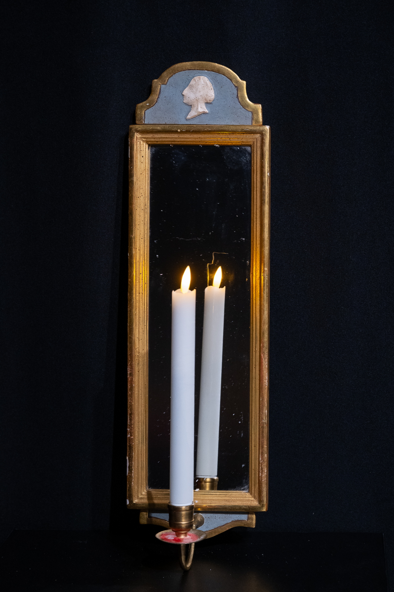 ajalooline peegel Suurgildi hoones Tallinna