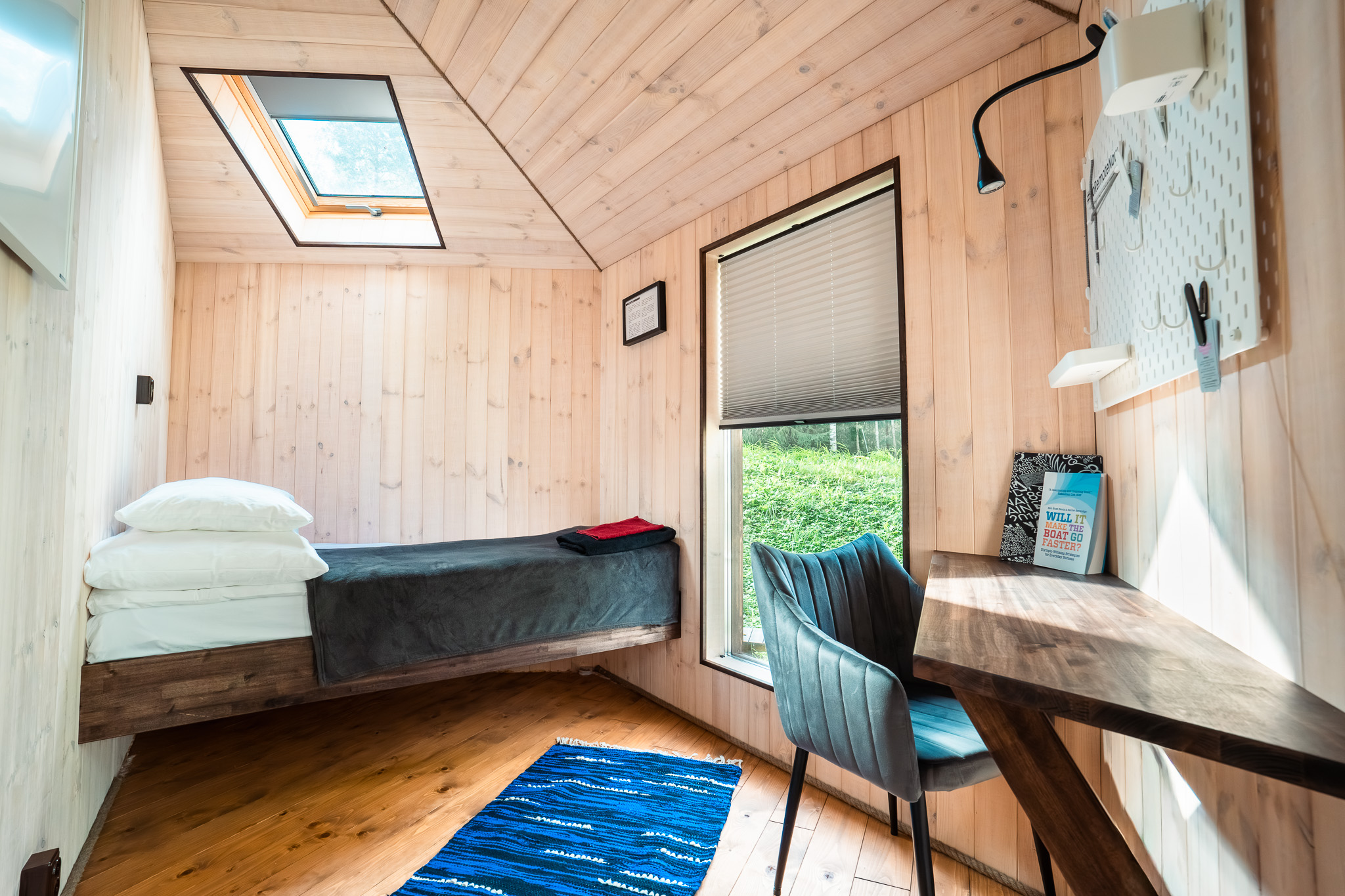 Elamusmajutus rabajärve ääres, ühene tuba