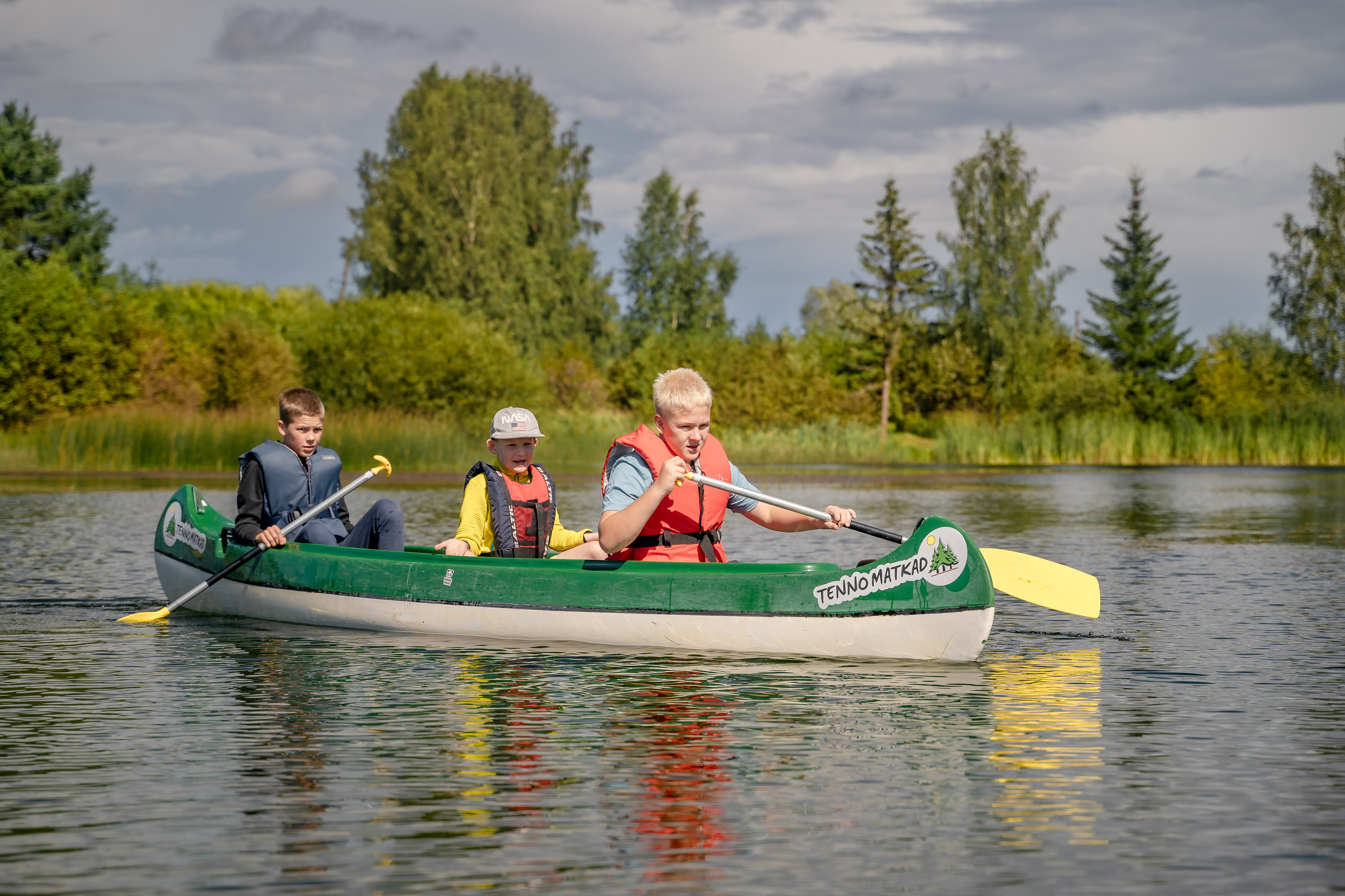 Ka noored saavad kanuumatkal hakkama