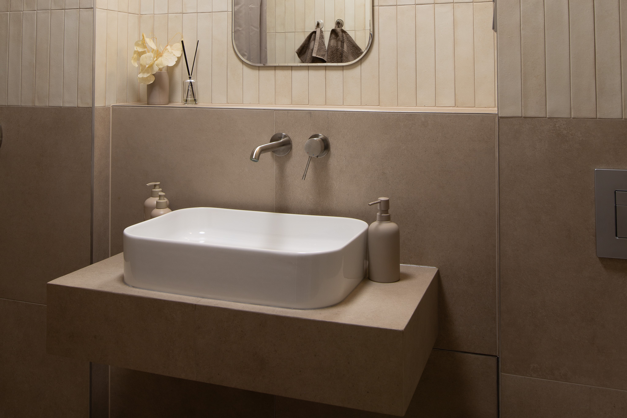 Dzīvoklis Tartu Rātslaukumā - moderna vannas istaba