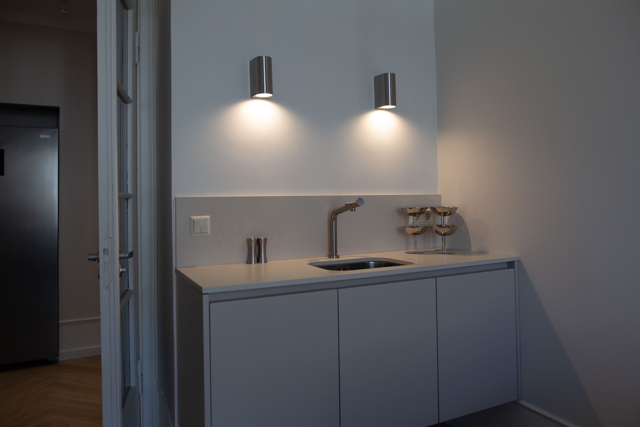 Virtuves izlietnes zona Tartu Rātslaukuma dzīvoklī