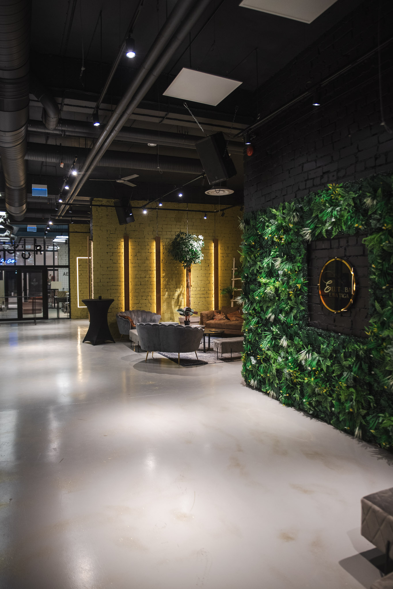 "Elutuba Lava Taga" telpas 