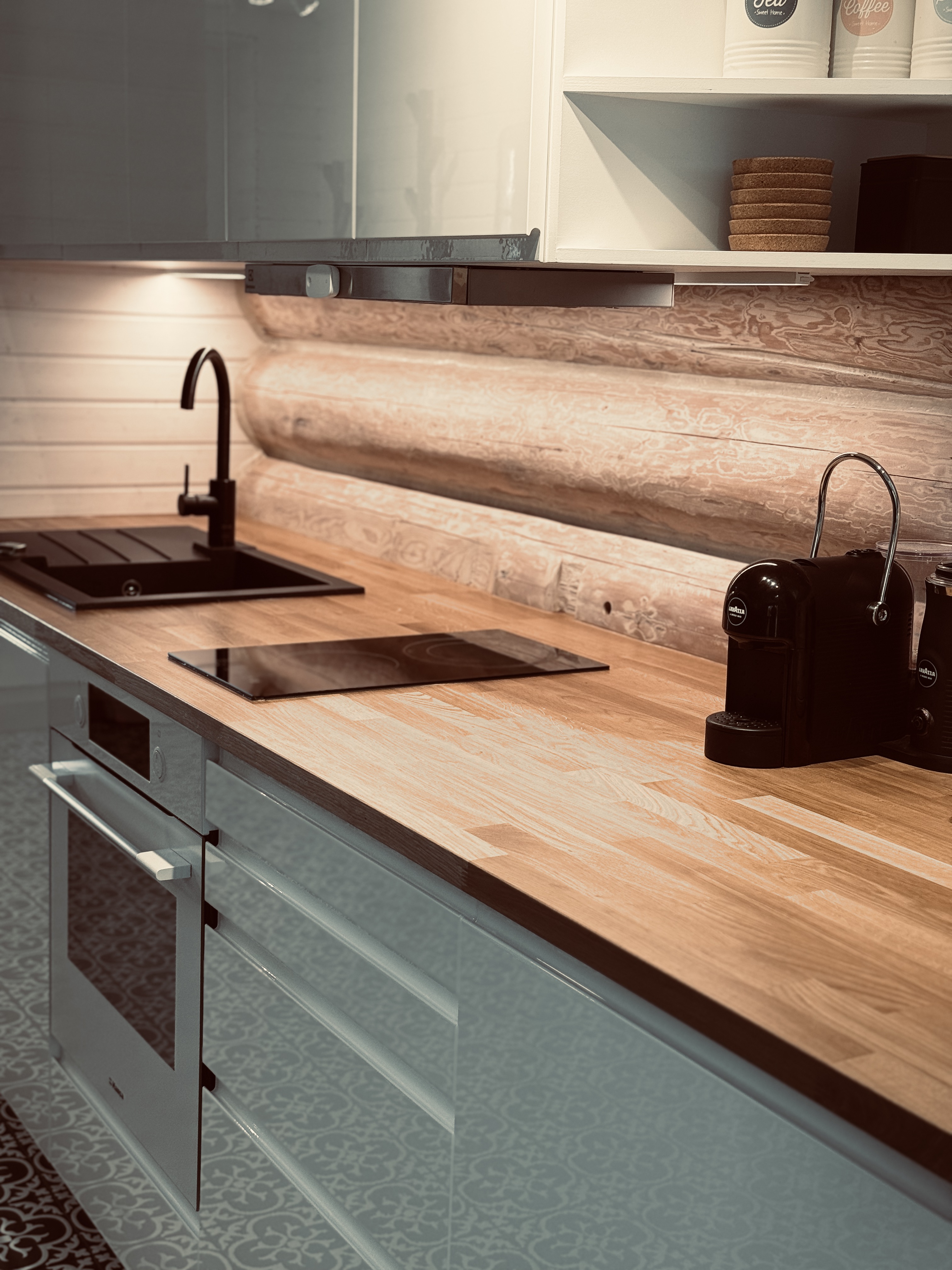 Atpūtas mājas virtuve un kafijas stūrītis