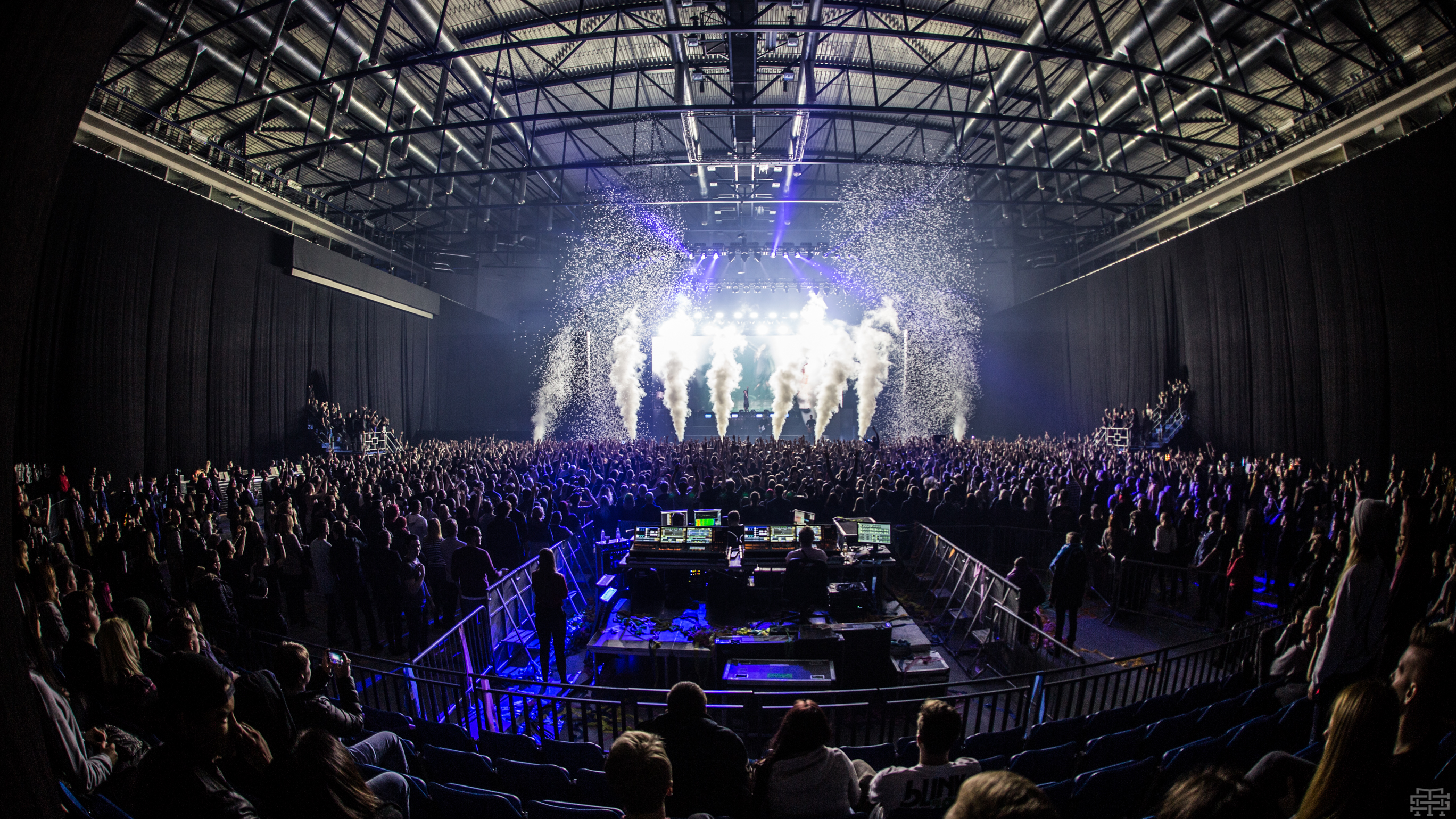 Organizing Black Box concerts