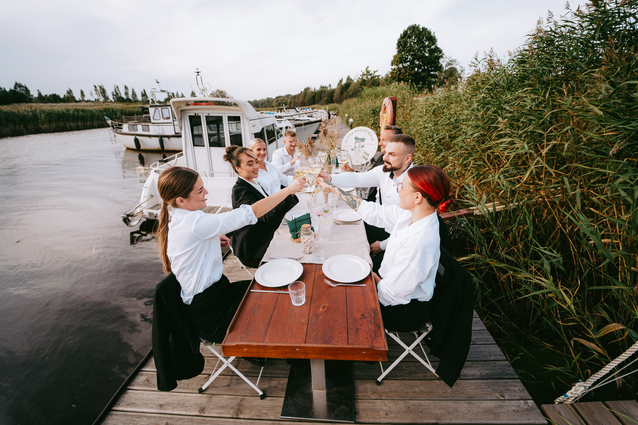 Lõuna paadisillal Sauga Kalurikülas