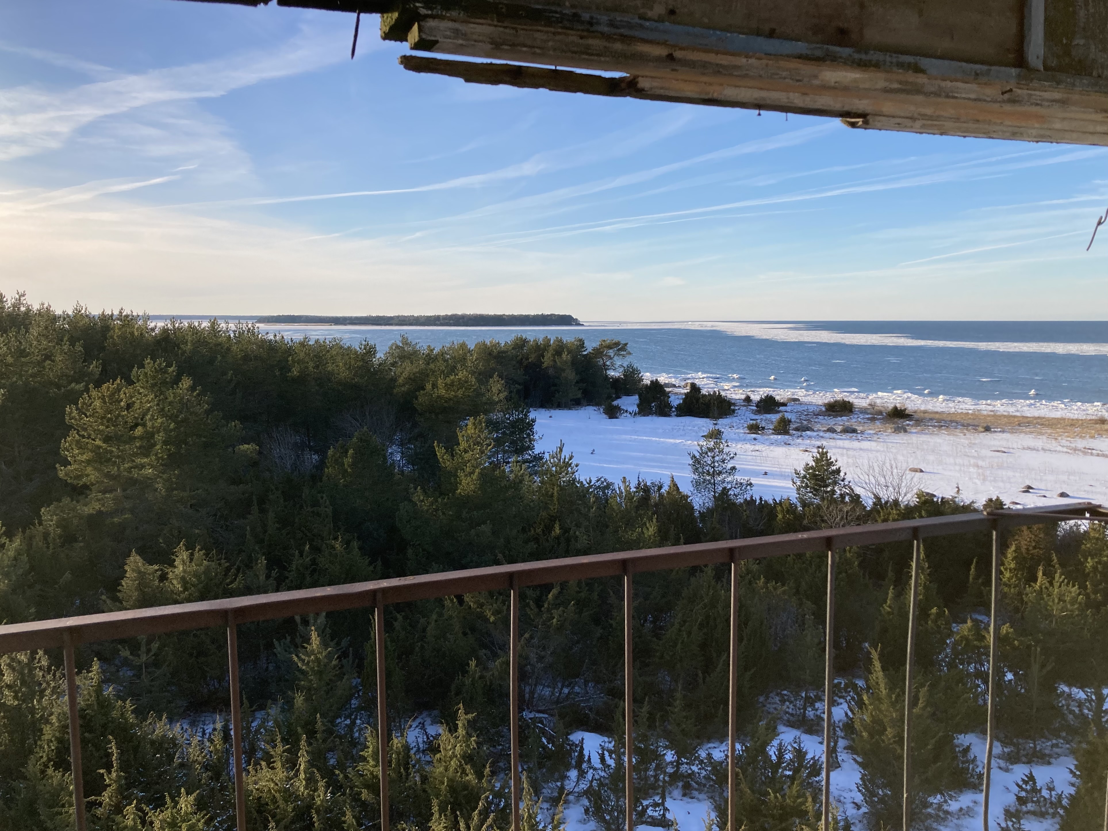 Talvise Vormsi põhjarannik