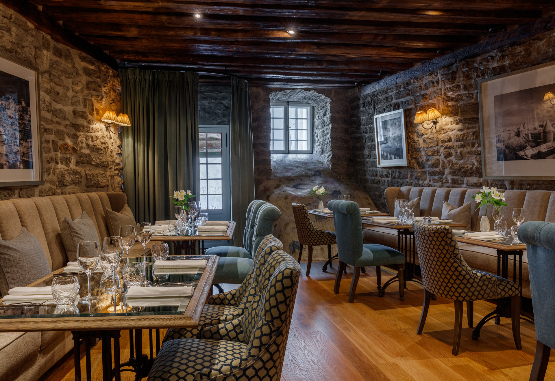 Schlössle Hotel Vanalinnas, restoran, bistroo