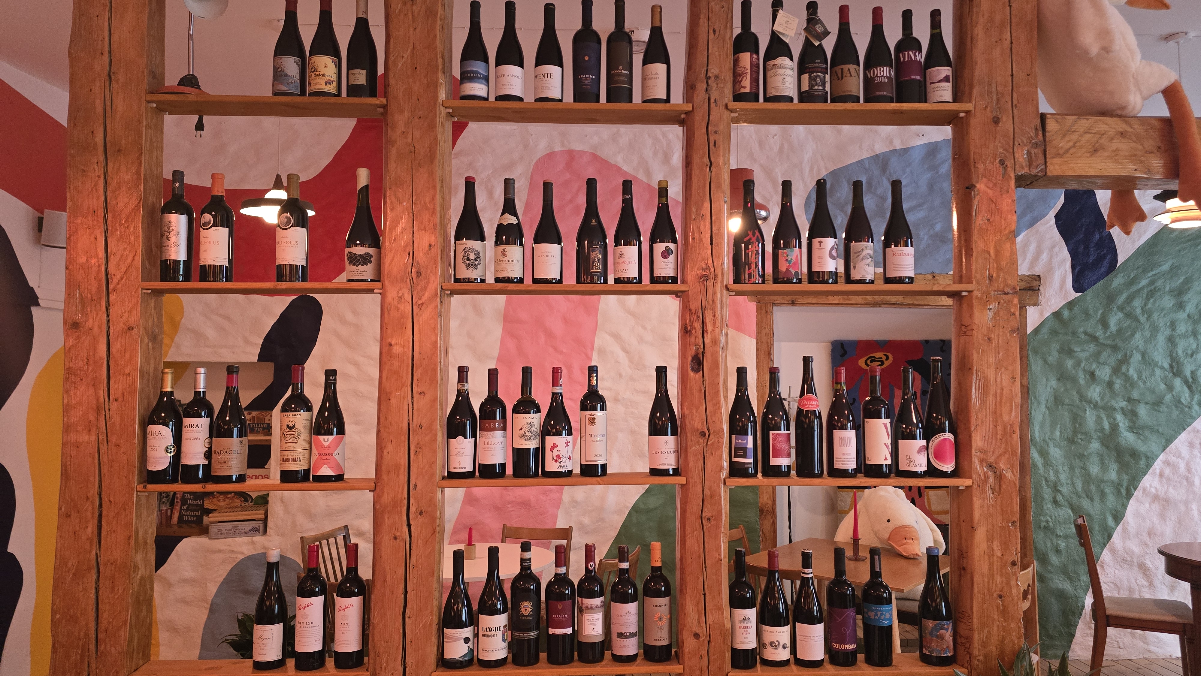 "Veino" sarkanvīni vecpilsētā