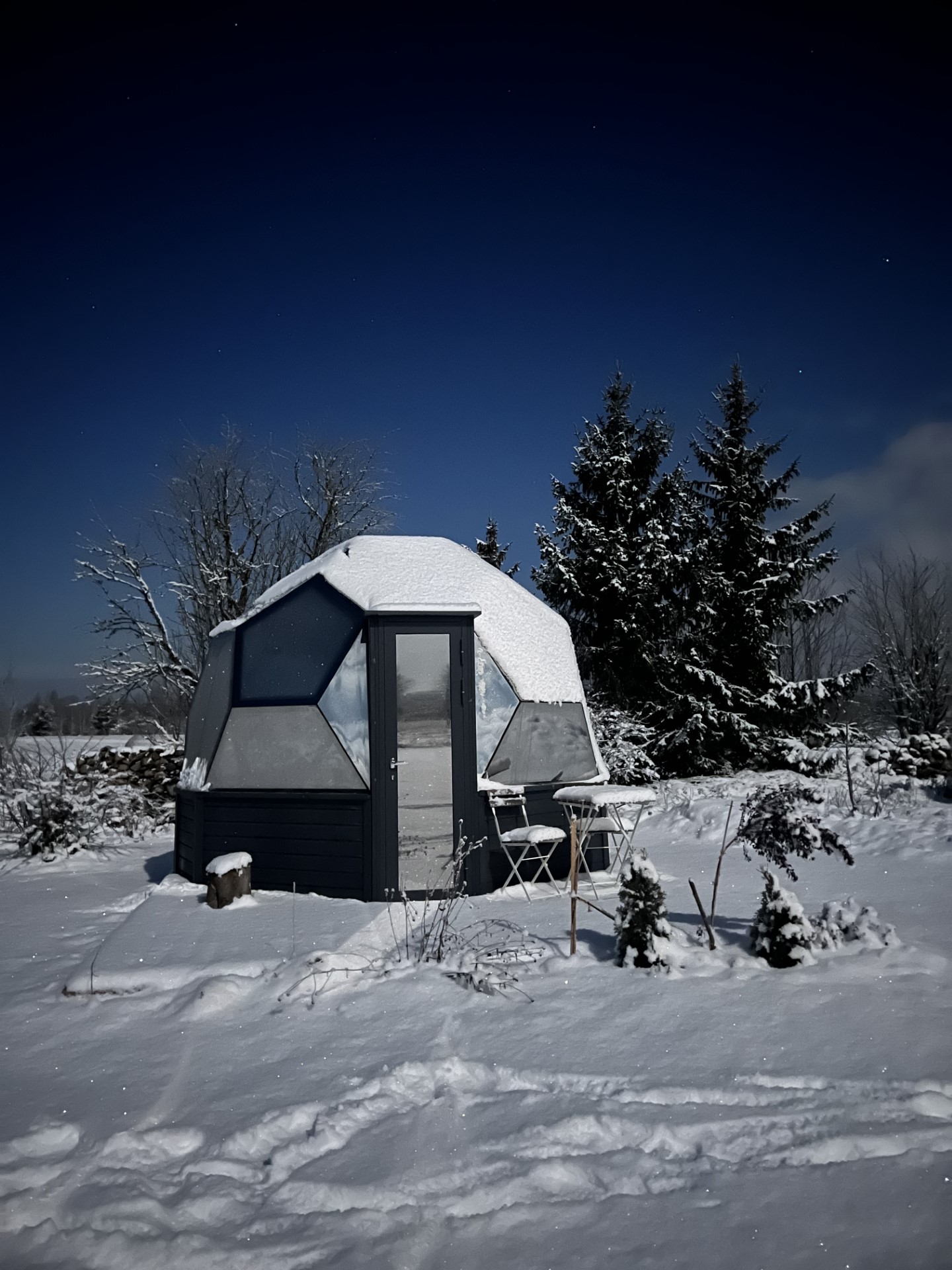 Peetri talu klaaskuplid