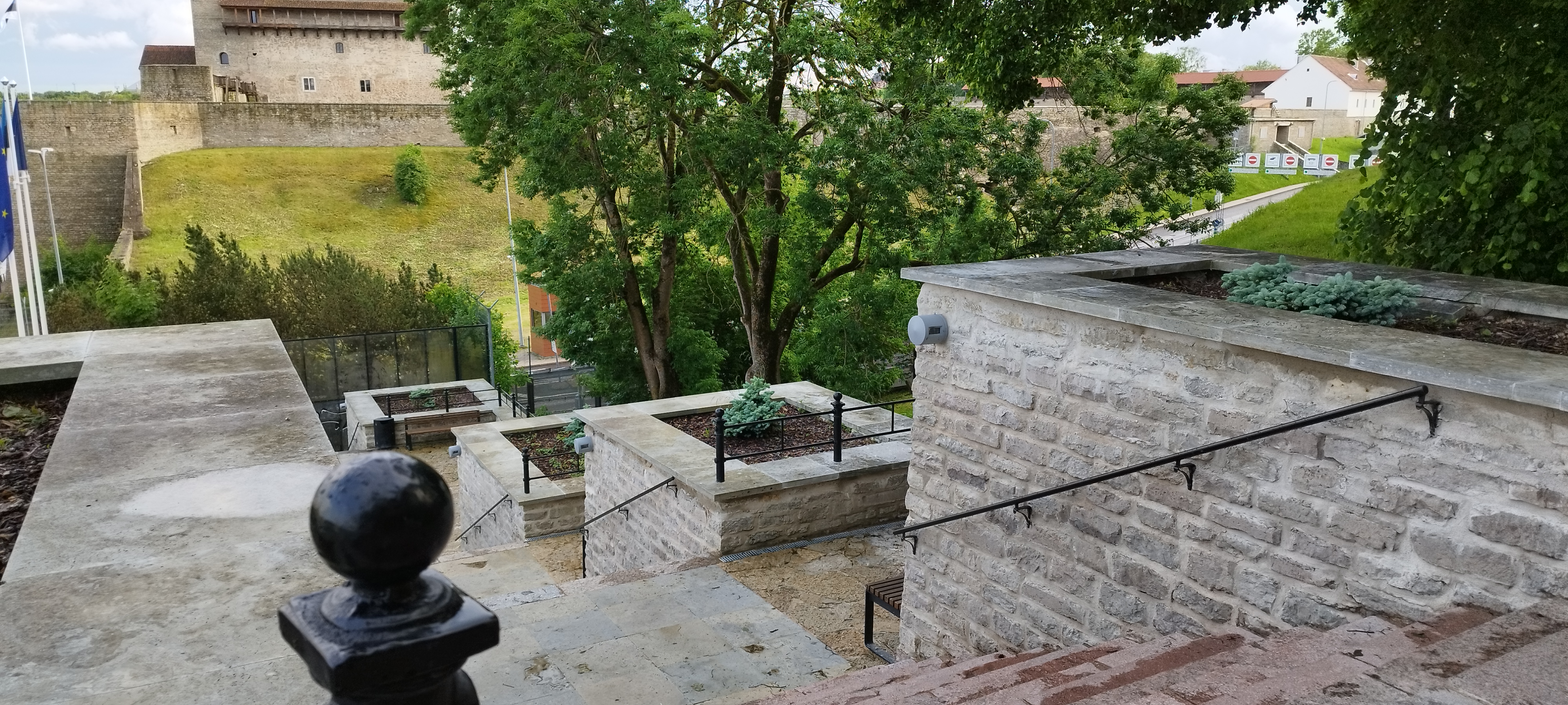 A. Hahni trepp Narvas