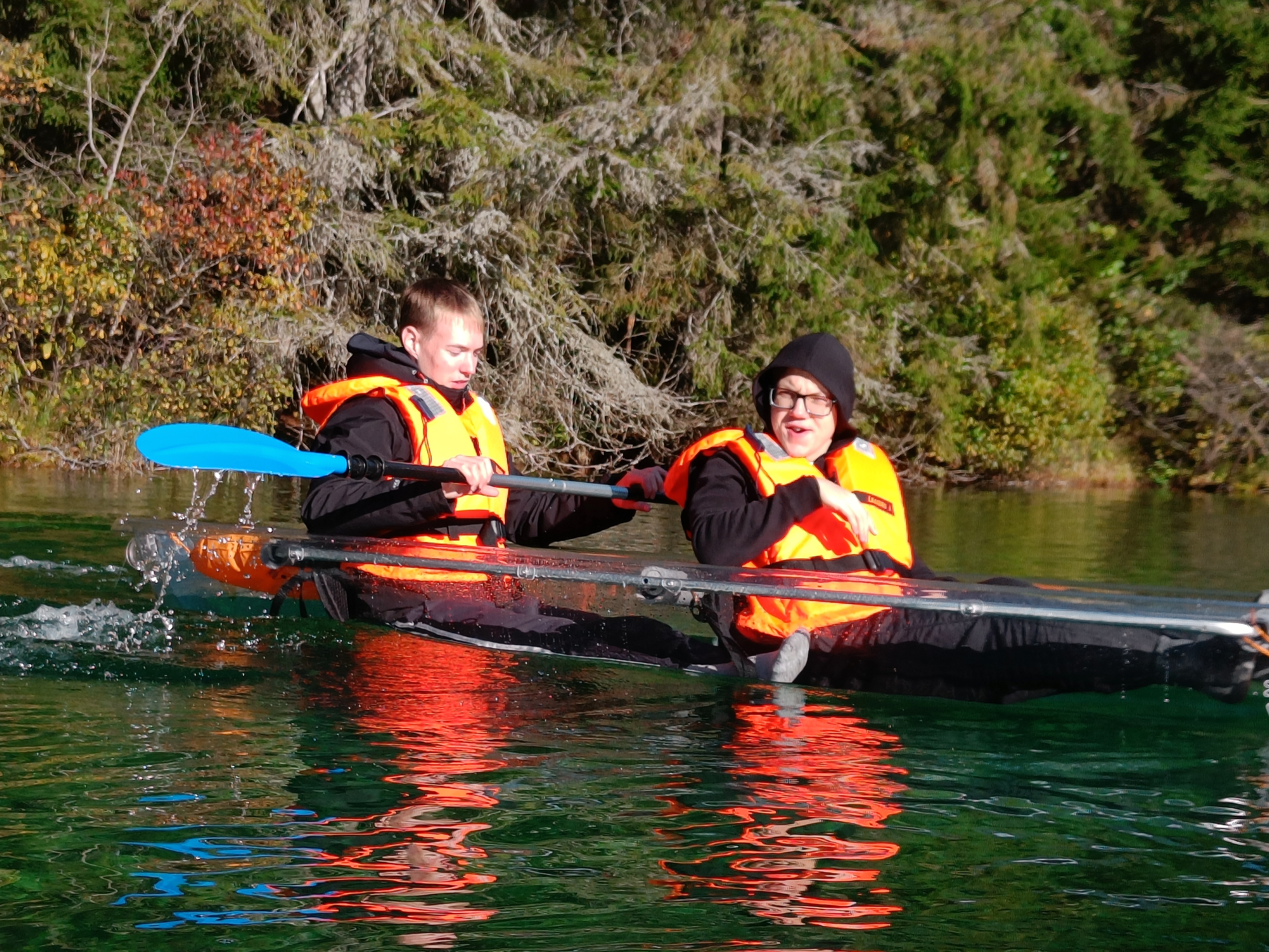 Klasskajakisõit teismelistega