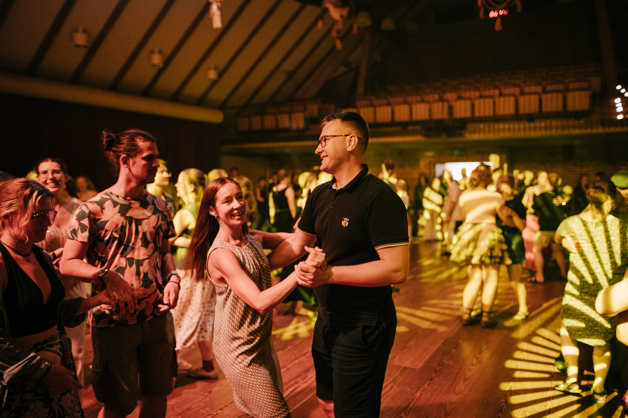 Tantsumaja rõõmsad osalejad