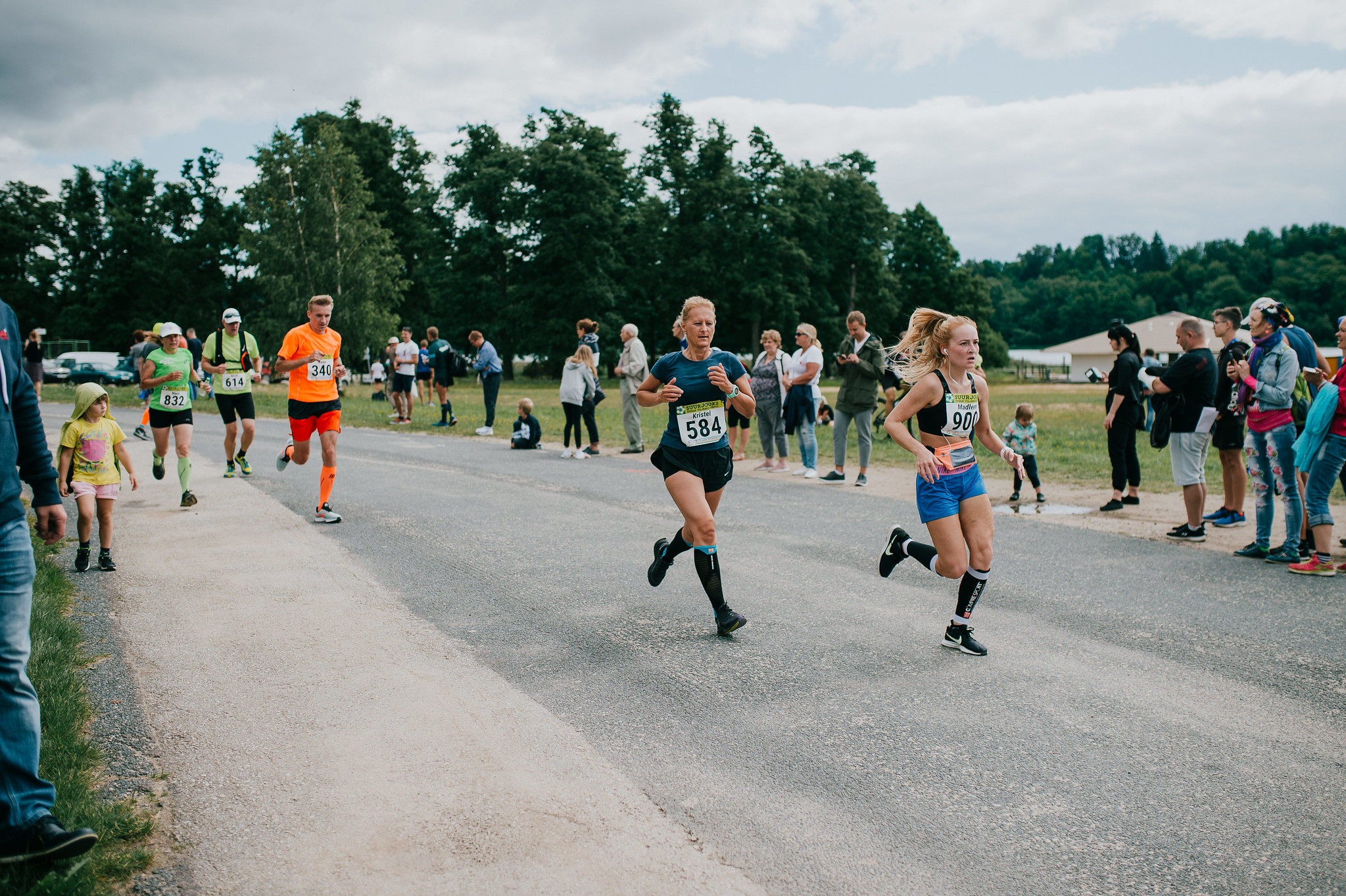 Ümber Viljandi järve jooksjad