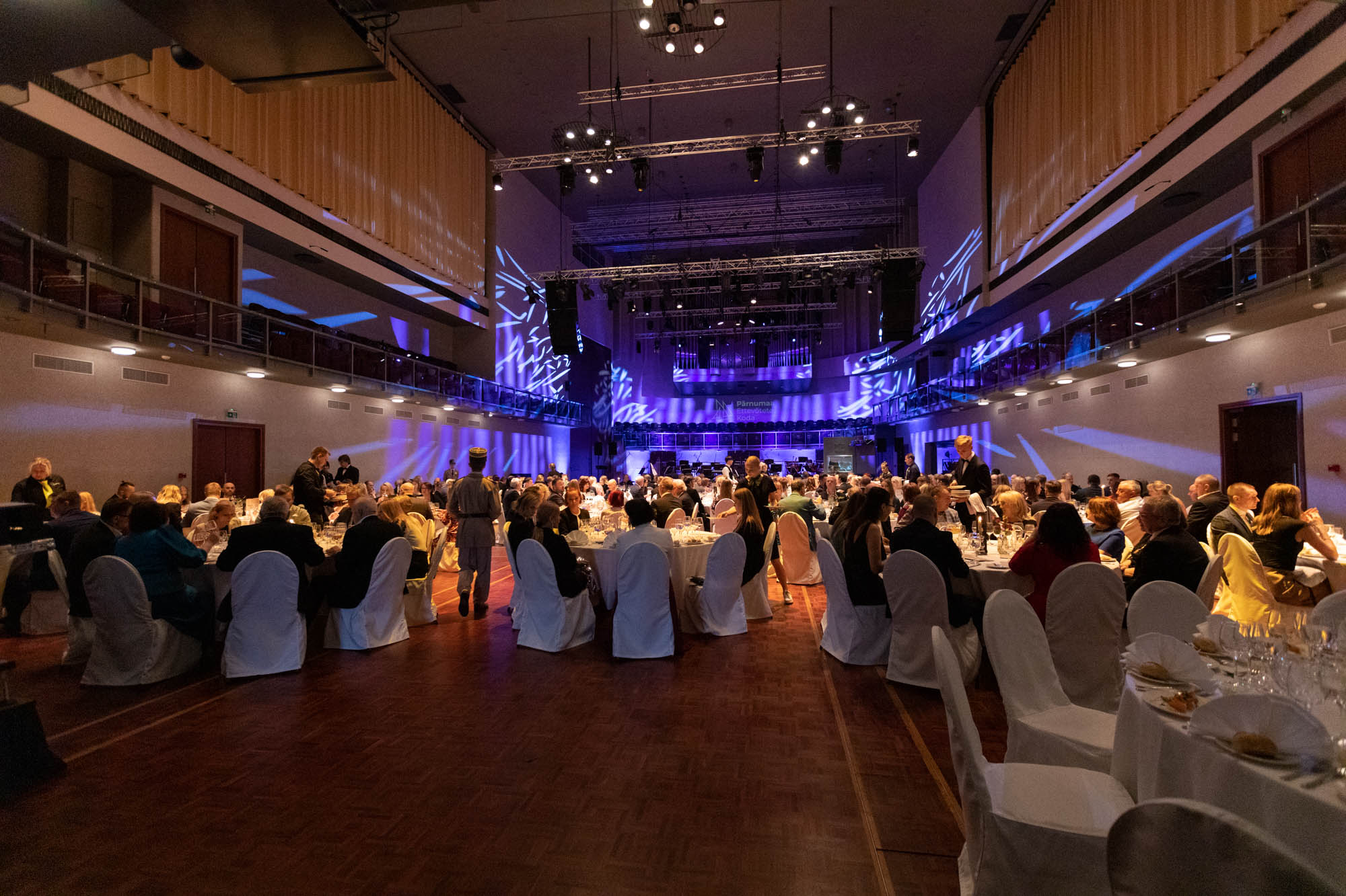 Größter Saal der Konzerthalle Pärnu