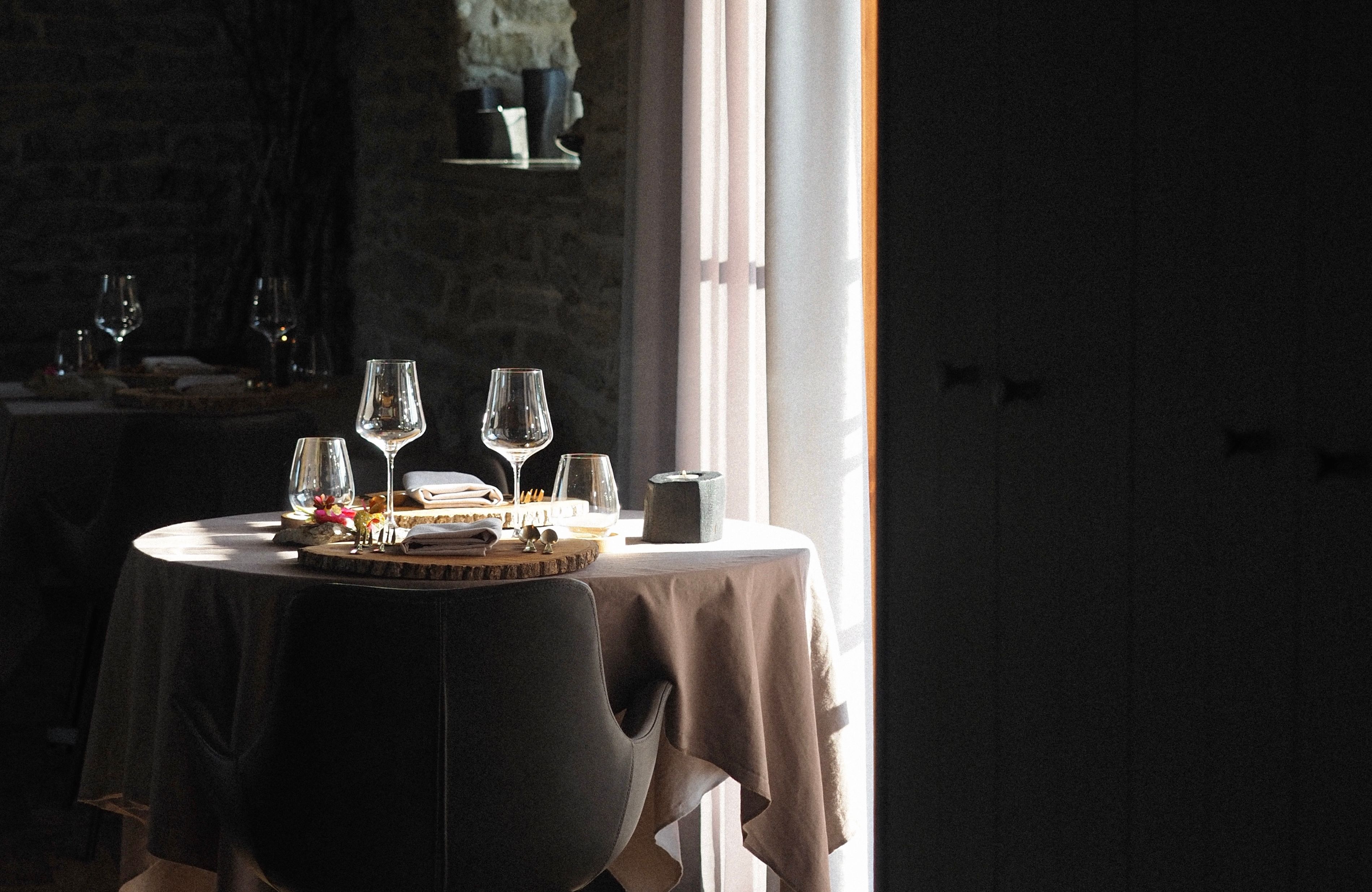 Hiis Restaurant offers an unprecedented 15-course tasting journey on weekends inspired by the nature surrounding us. The restaurant's team is dedicate