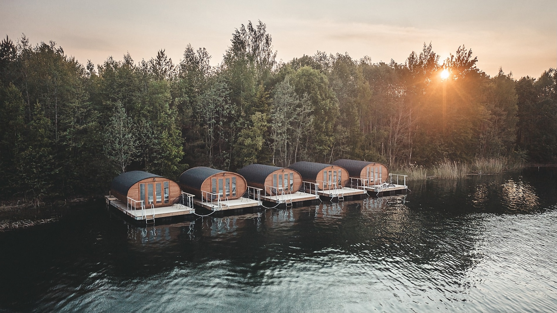 Paekalda Puhkekeskuse tünnimajad