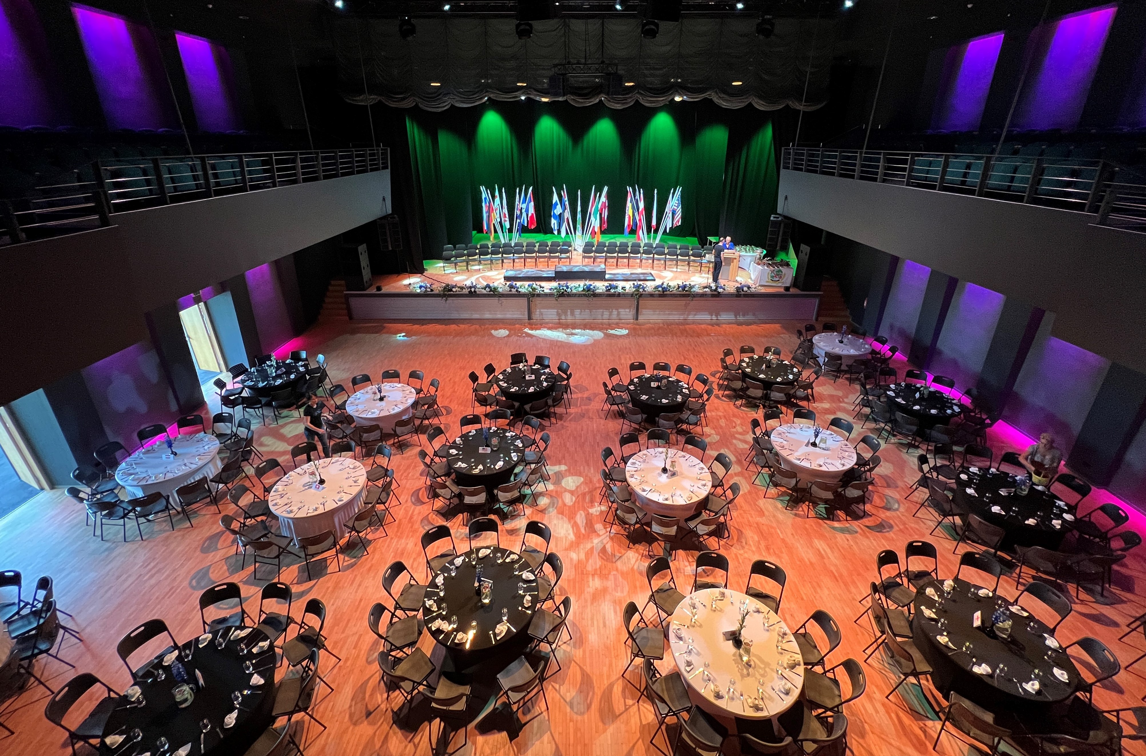 Vanemuines koncertzāles lielā zāle galā stilā