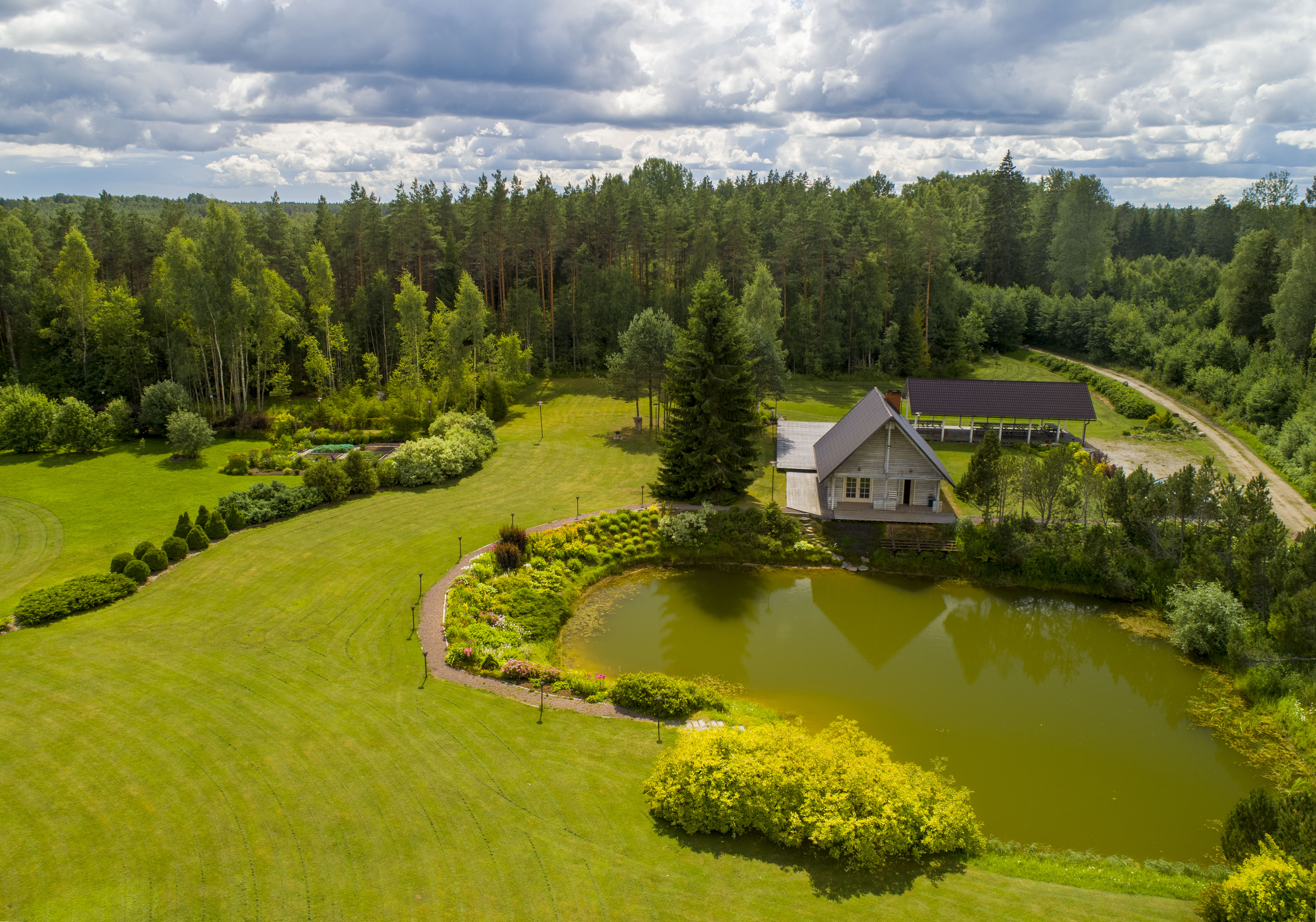 Saunamaja drooniga vaadates