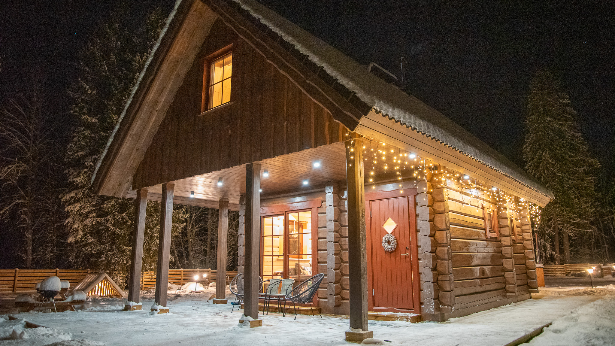 Saunamaja terrass talvel