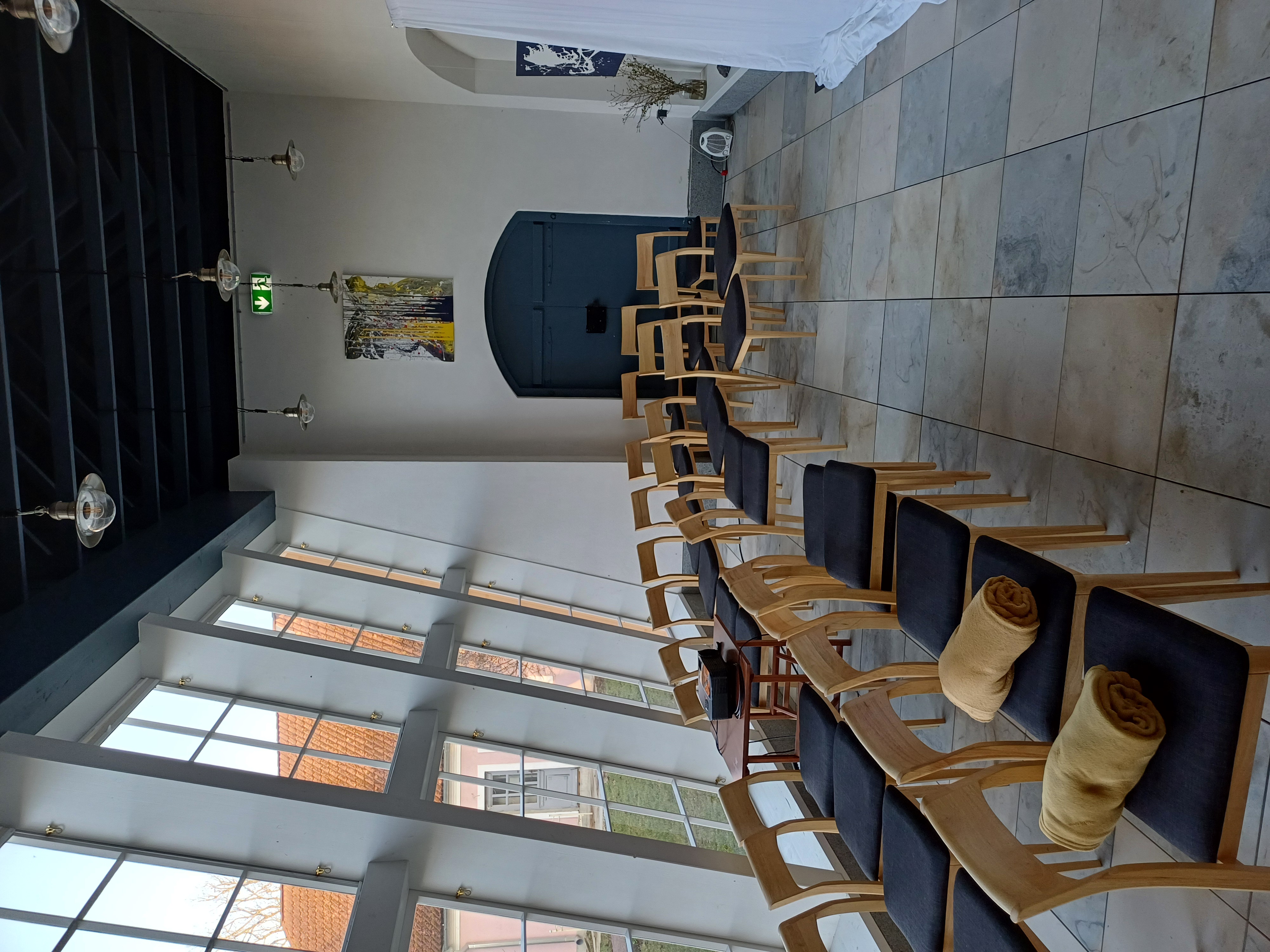 Käesalu mõisa oranžerii seminarideks ja koosolekuteks, külgsaal