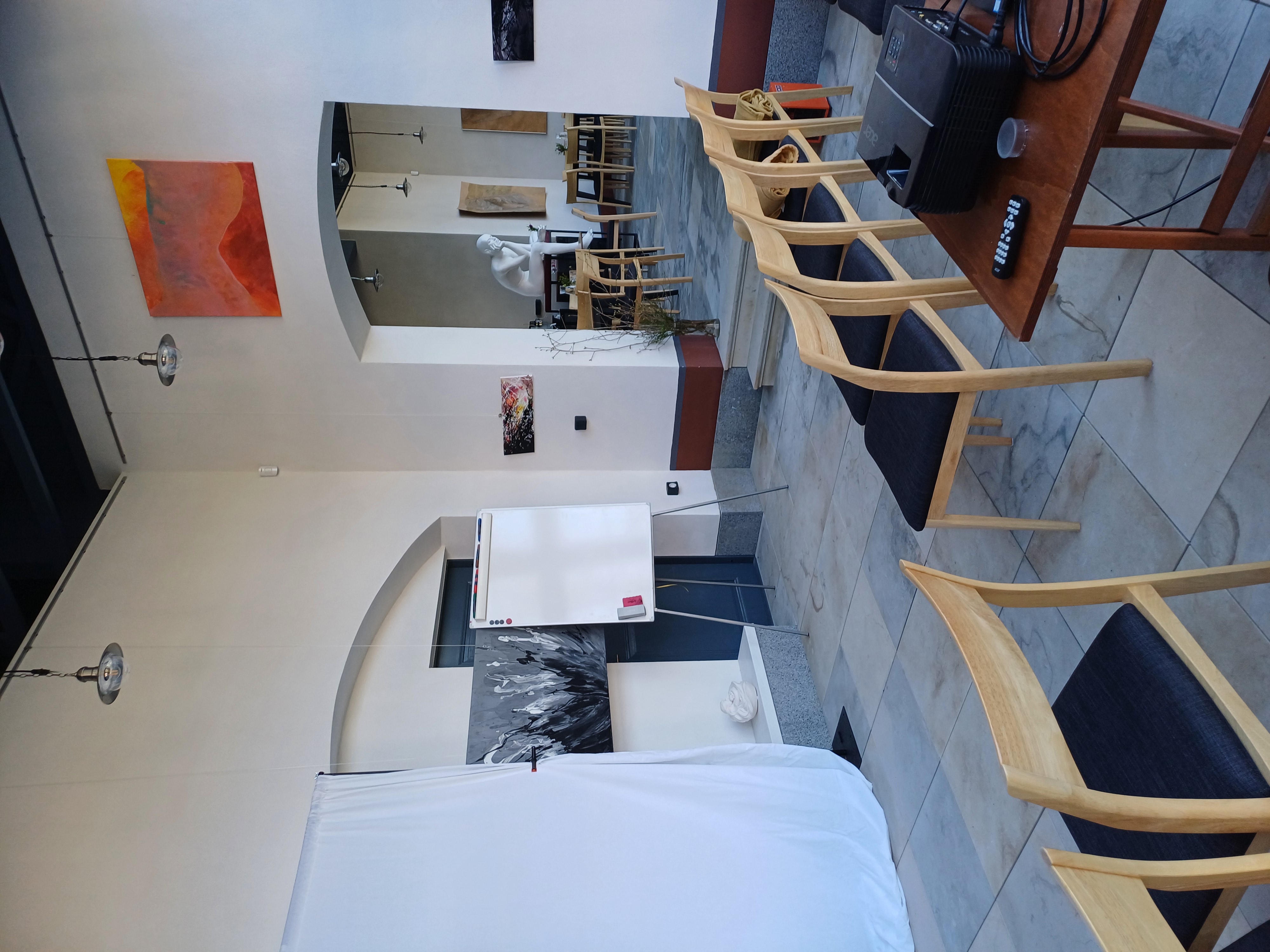 Käesalu mõisa oranžerii seminarideks ja koosolekuteks, külgsaal