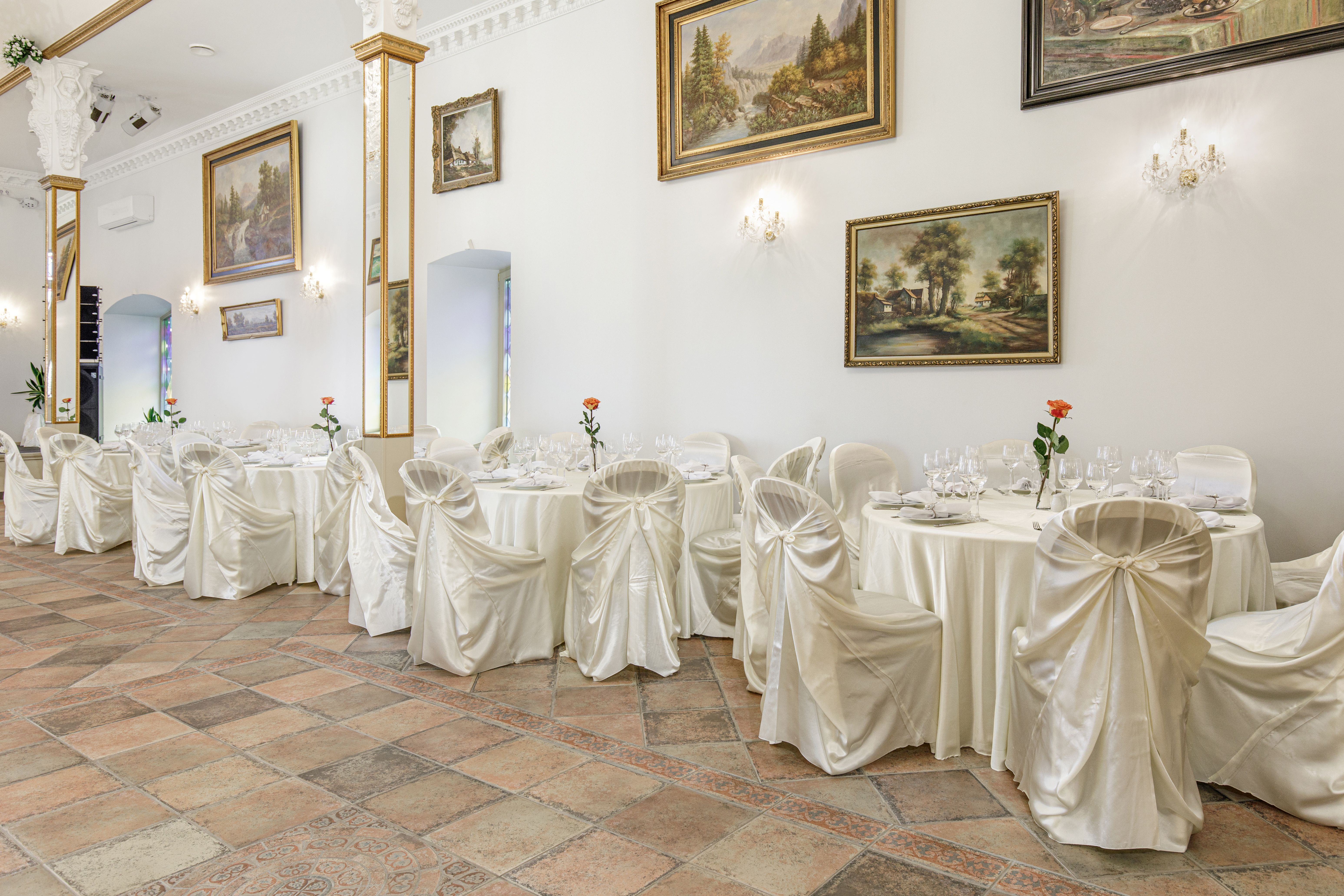 Auree Peomaja bufeestiilis paigutus