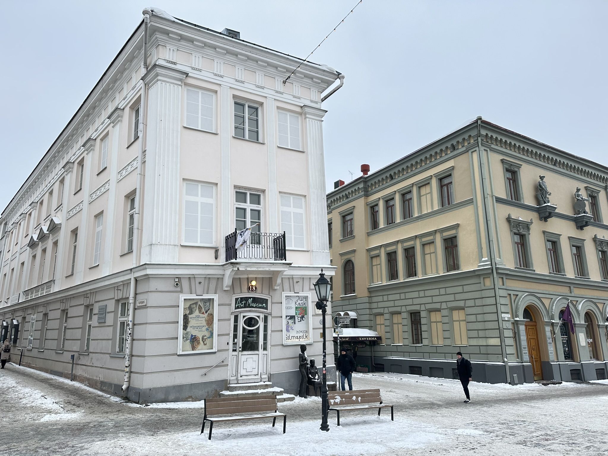 Viltune maja lumisel ajal