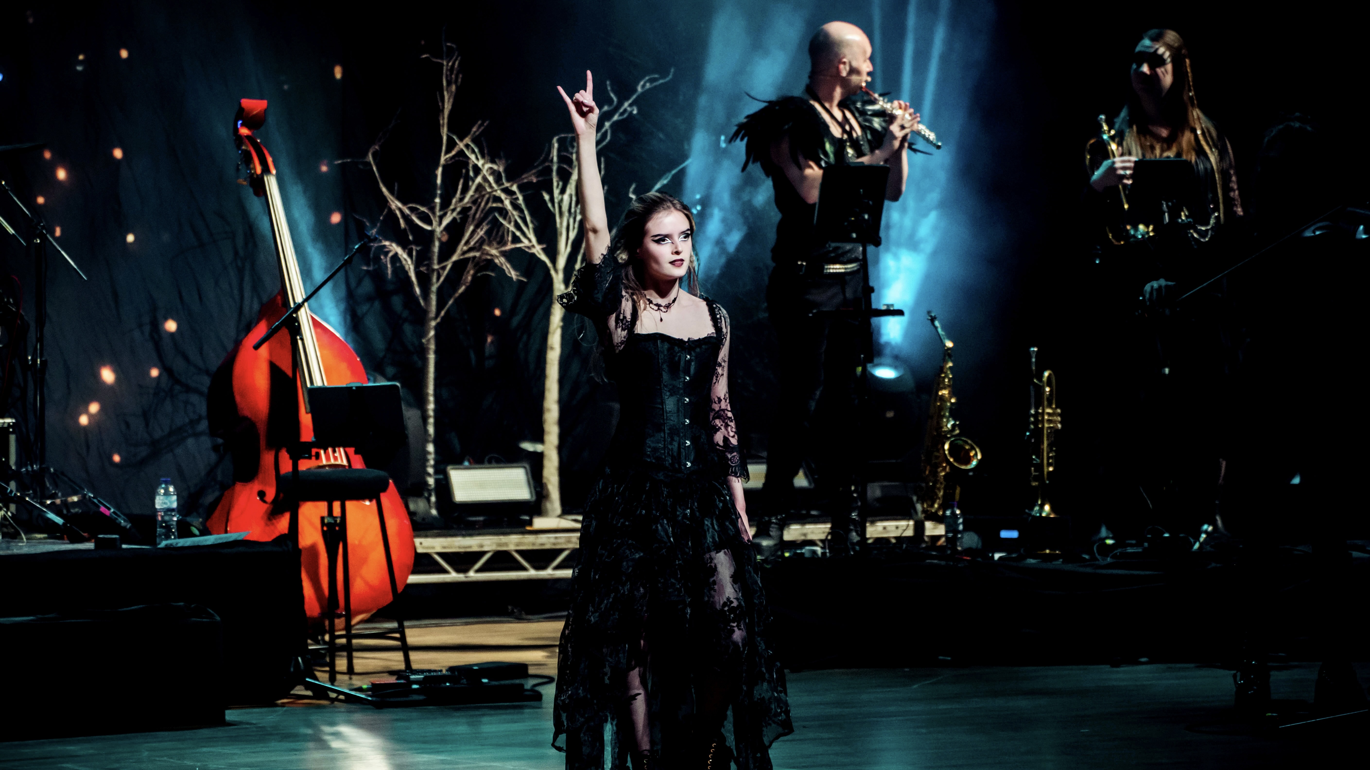 Londonas Simfoniskais Roka orķestris uz skatuves