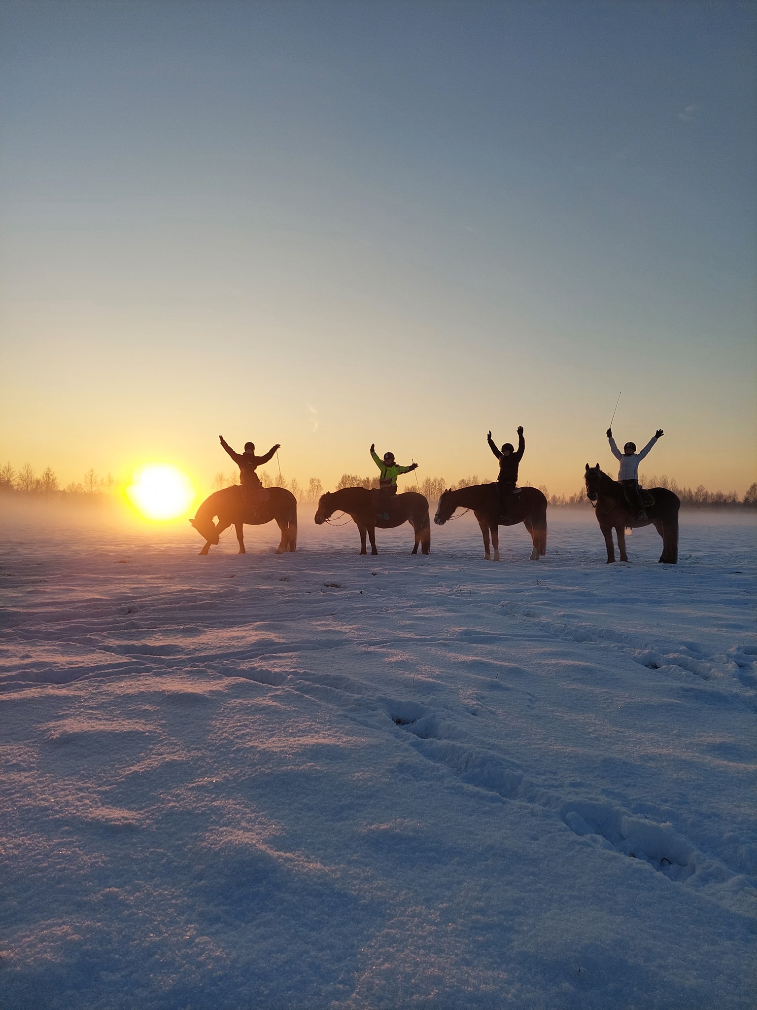 Maastikusõit loojuvas päikeses