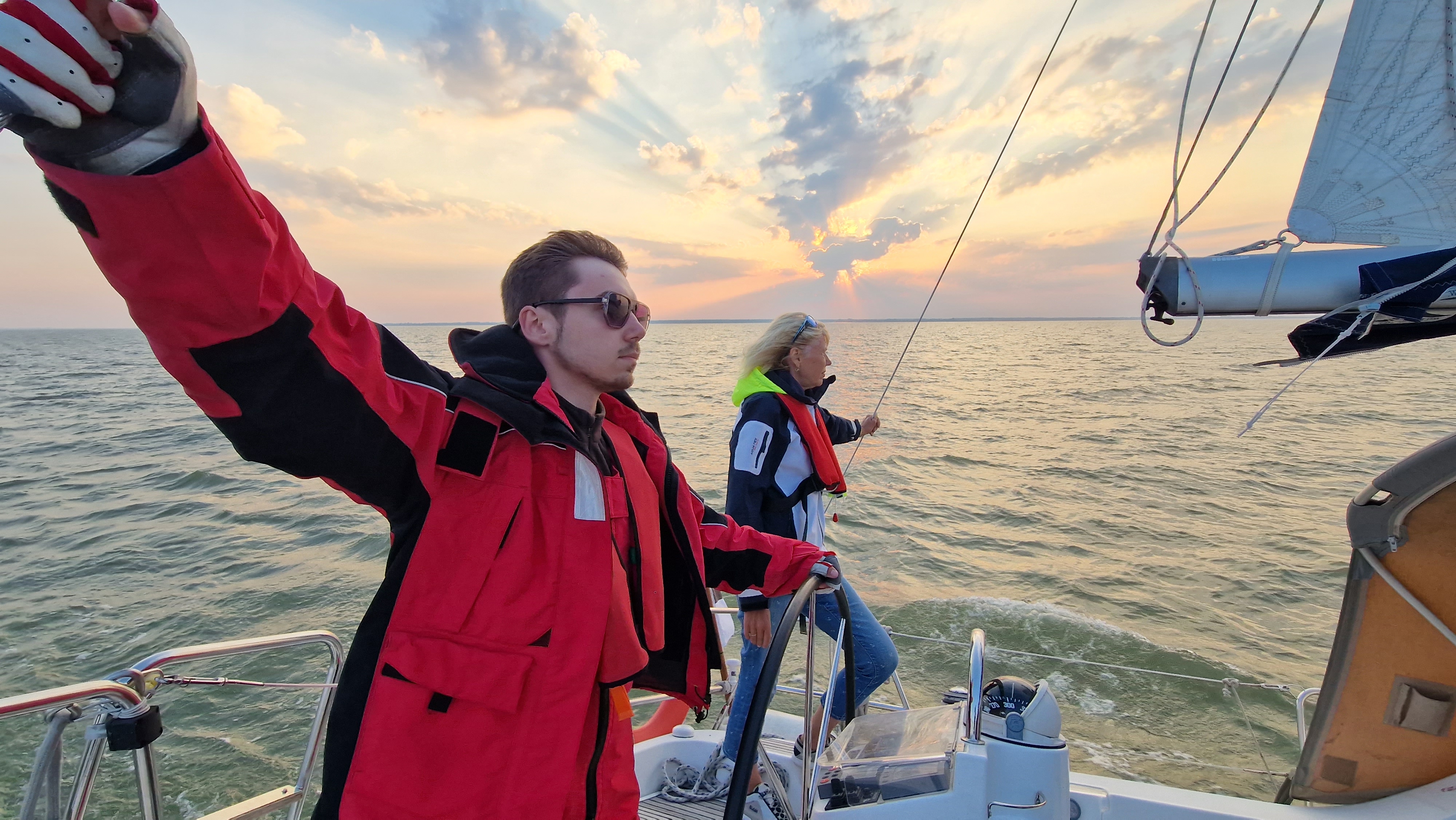 Päikeseloojangu purjetamine Pärnu lahel