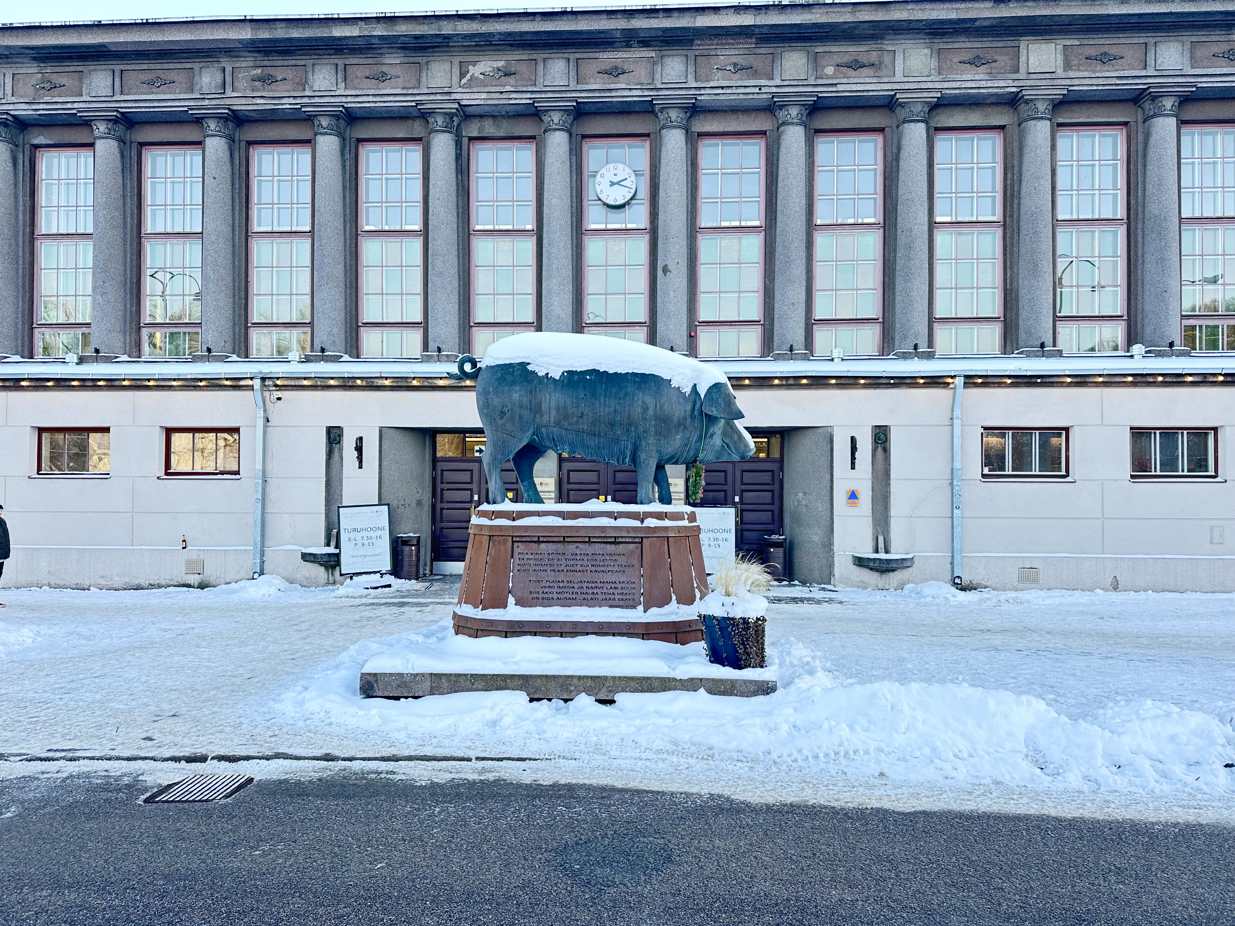 Skulptuur pronkssiga talvel