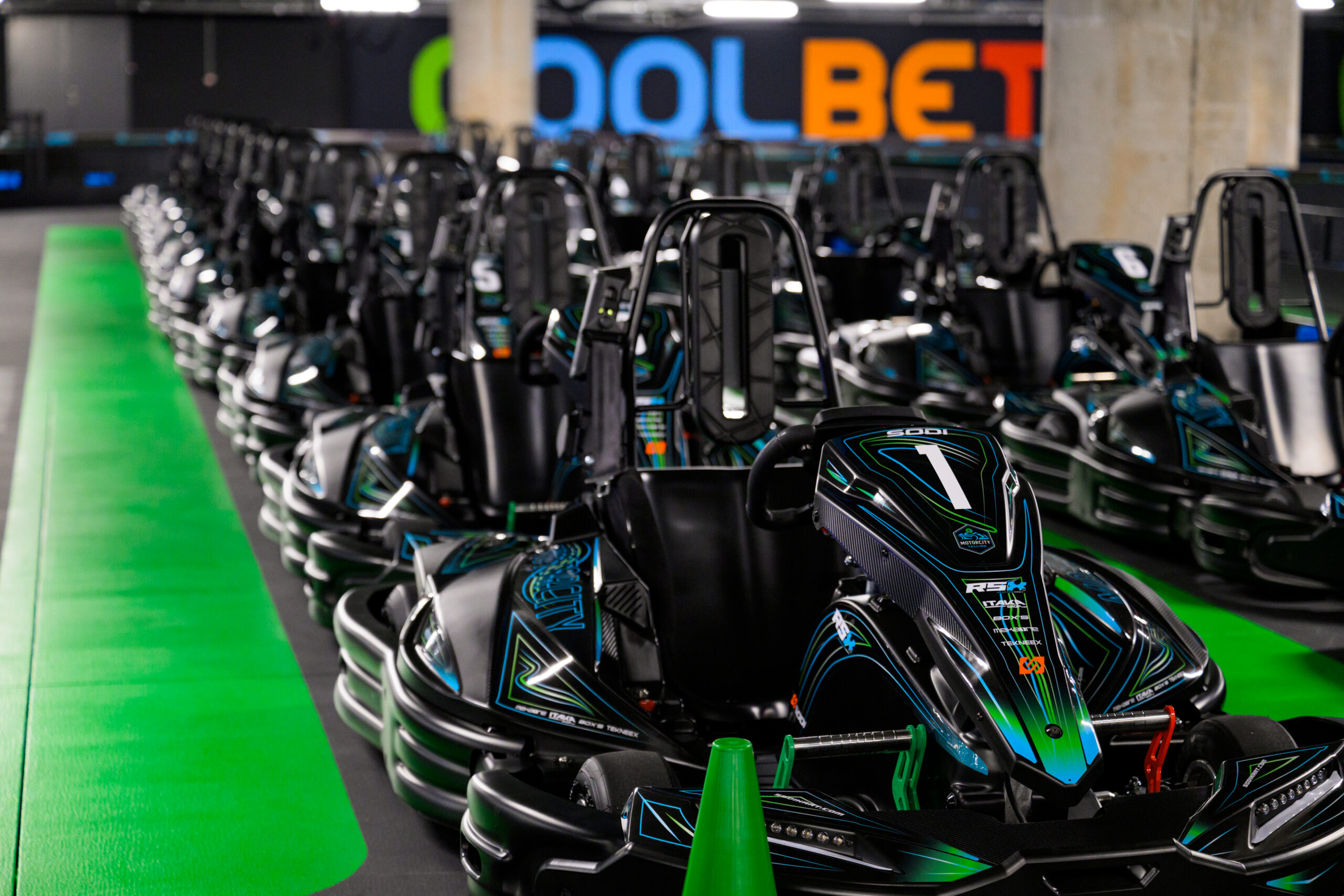 Elektriskie kartingi Motorcity Kartinga Arenā