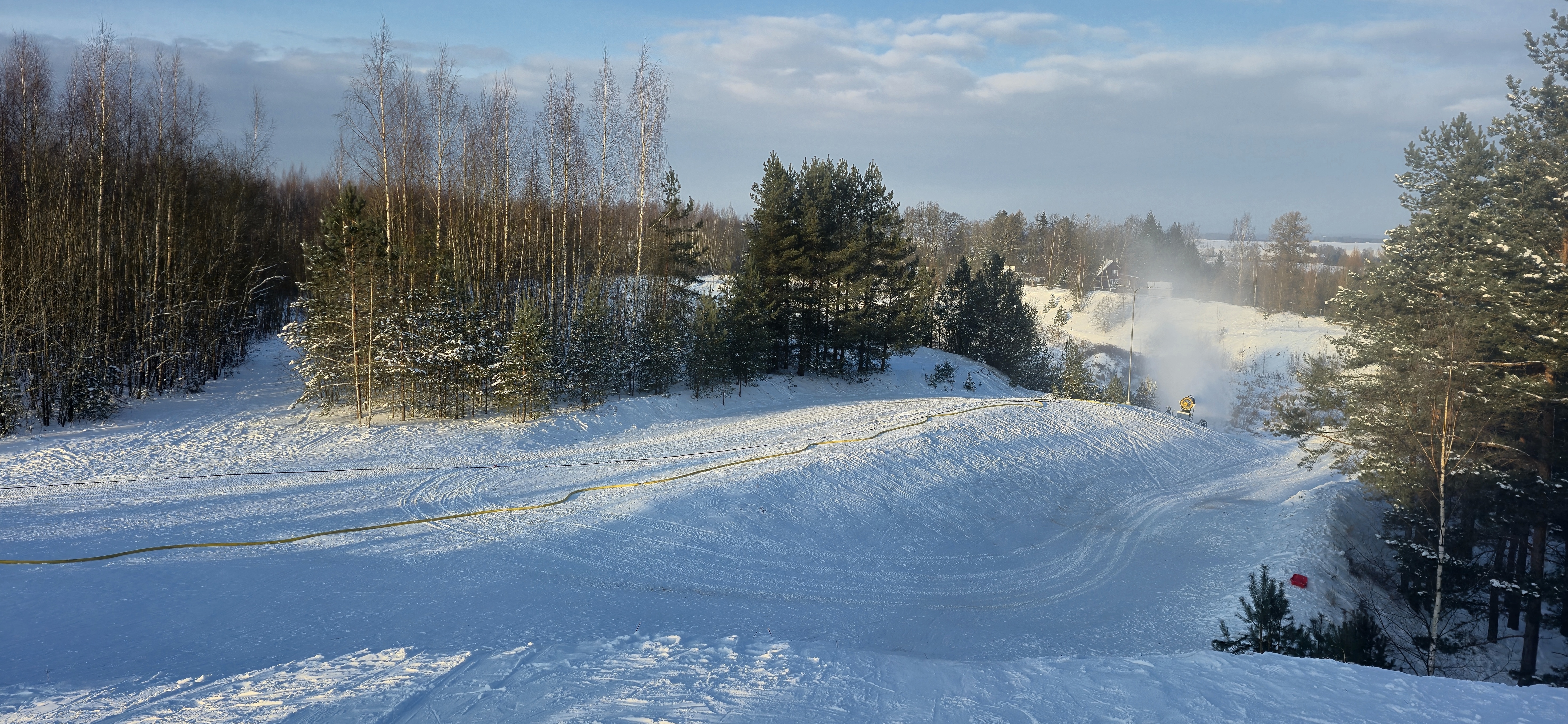 Lähte suusarajad lumisel talvel