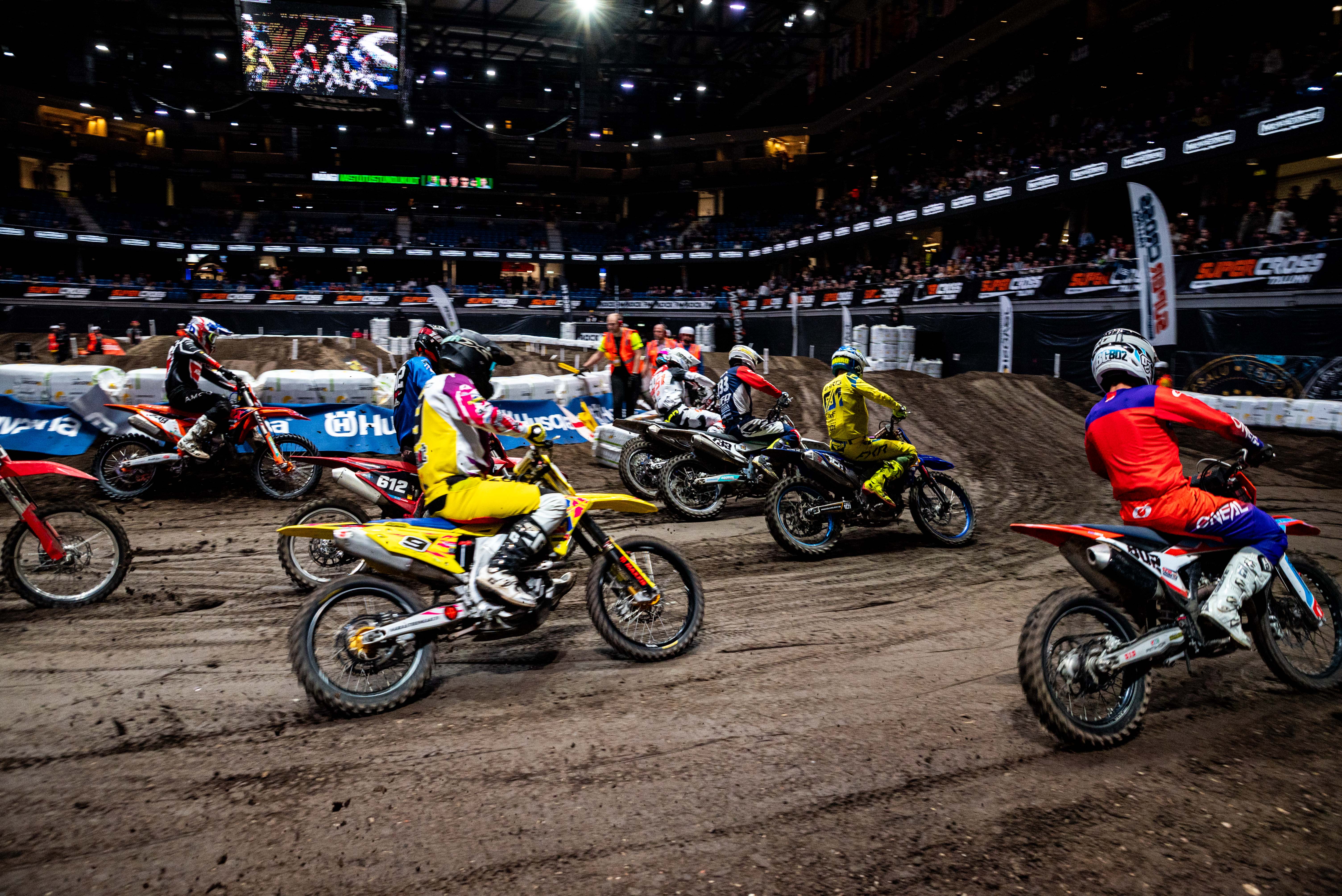 Supercross Tallinn esimene kurv