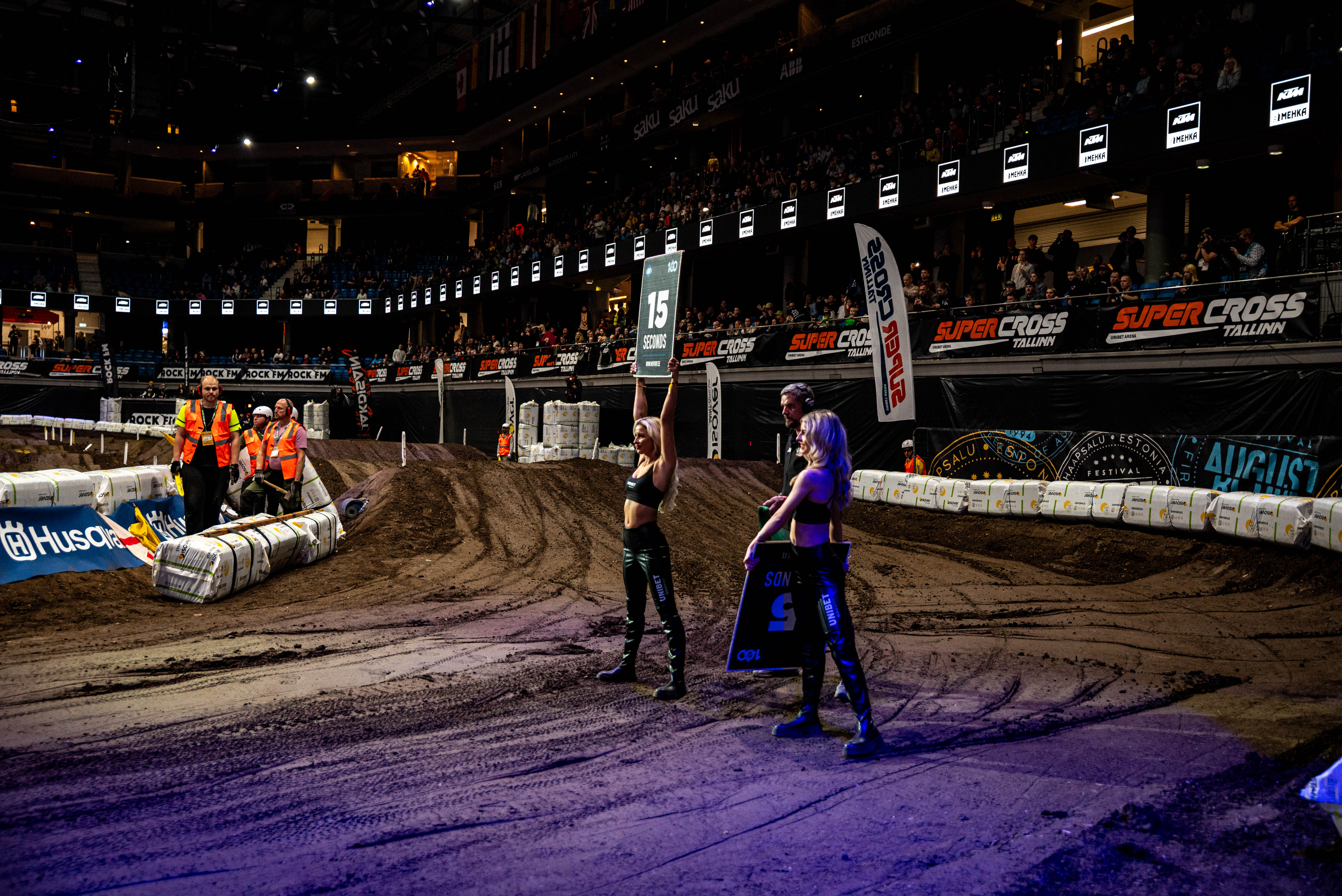 Supercross Tallinn 15 sekundit stardini