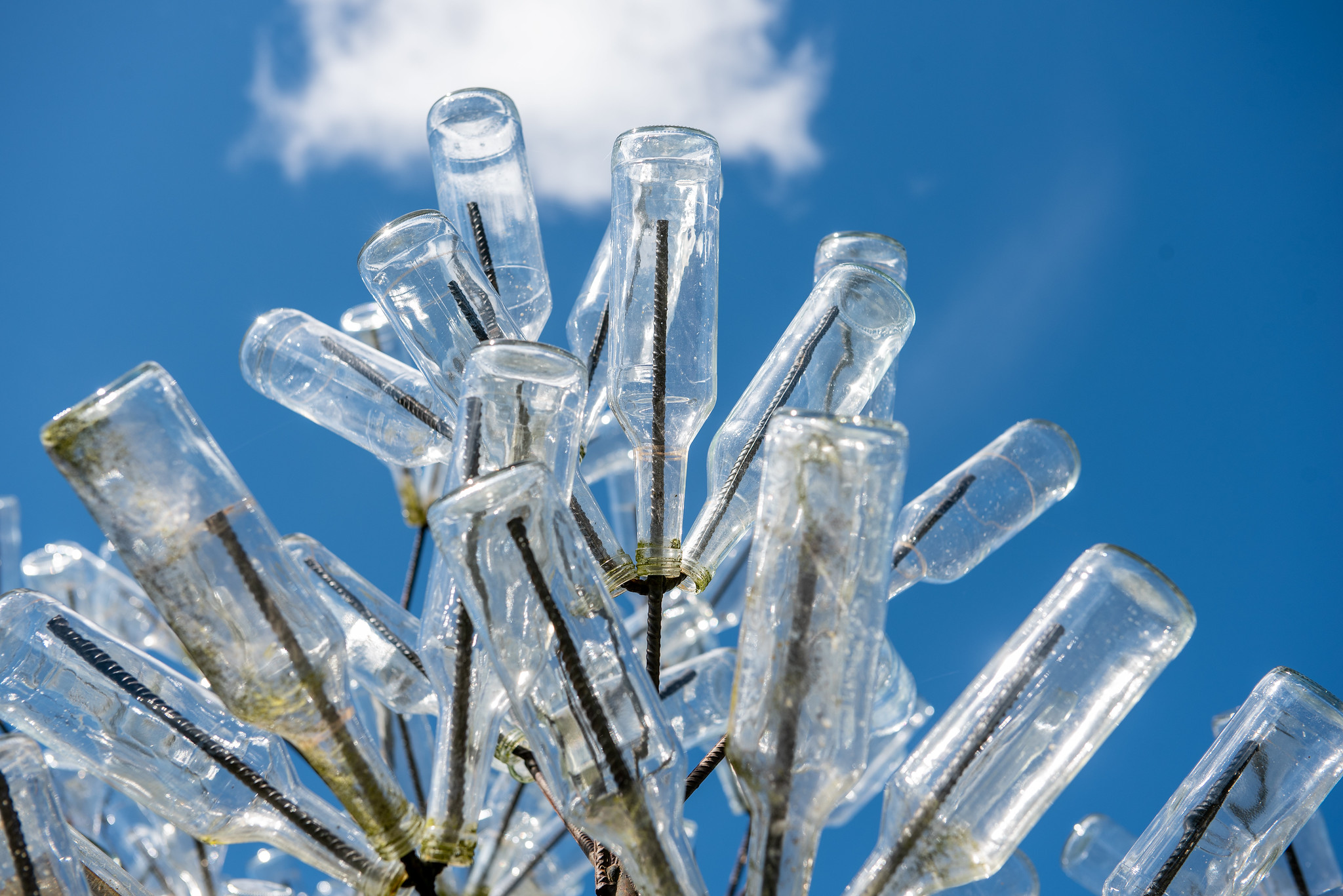 Hüti klaasikoja mälestusmärk