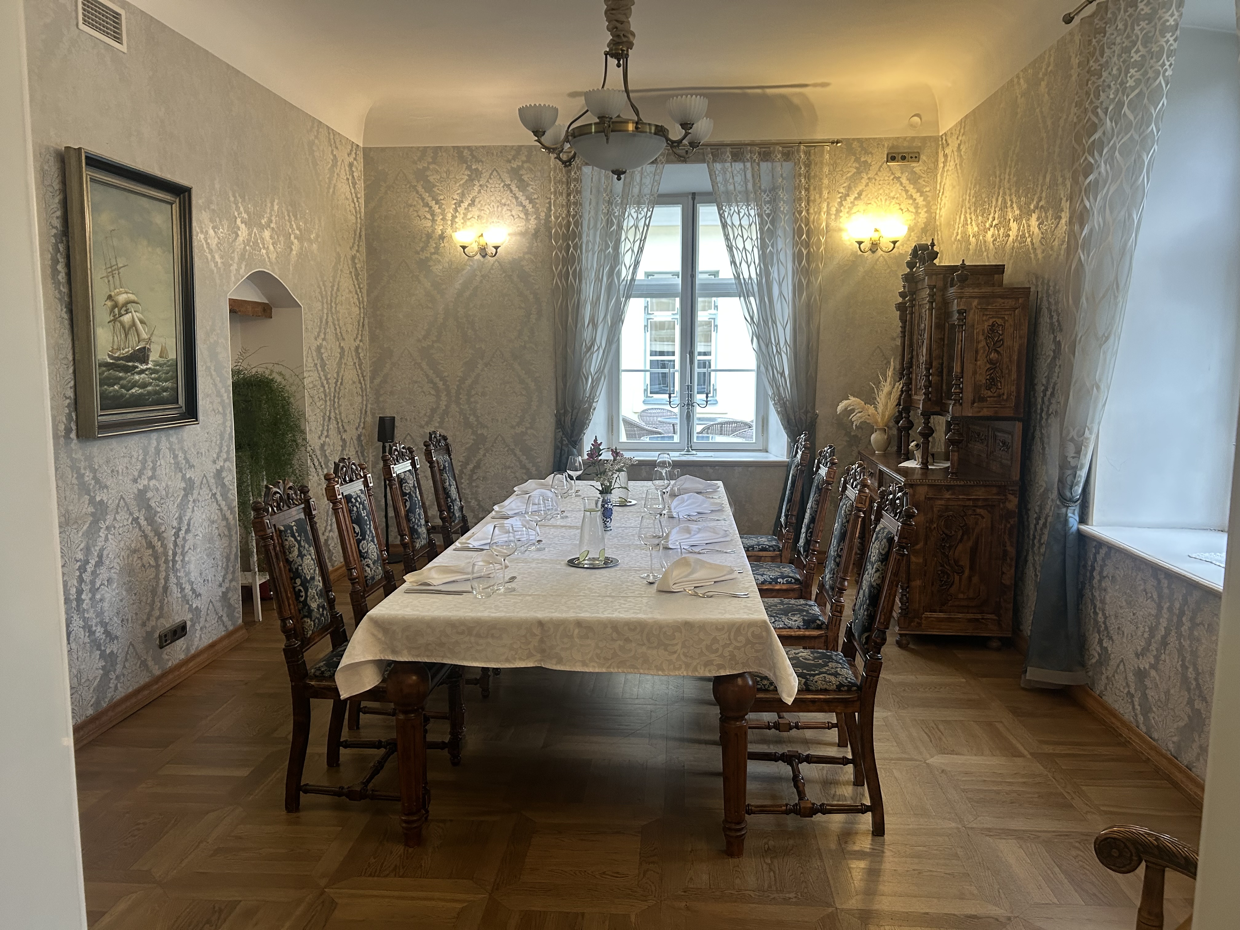 Padises muižas "Sudraba salons" ar ietilpību līdz 10 cilvēkiem