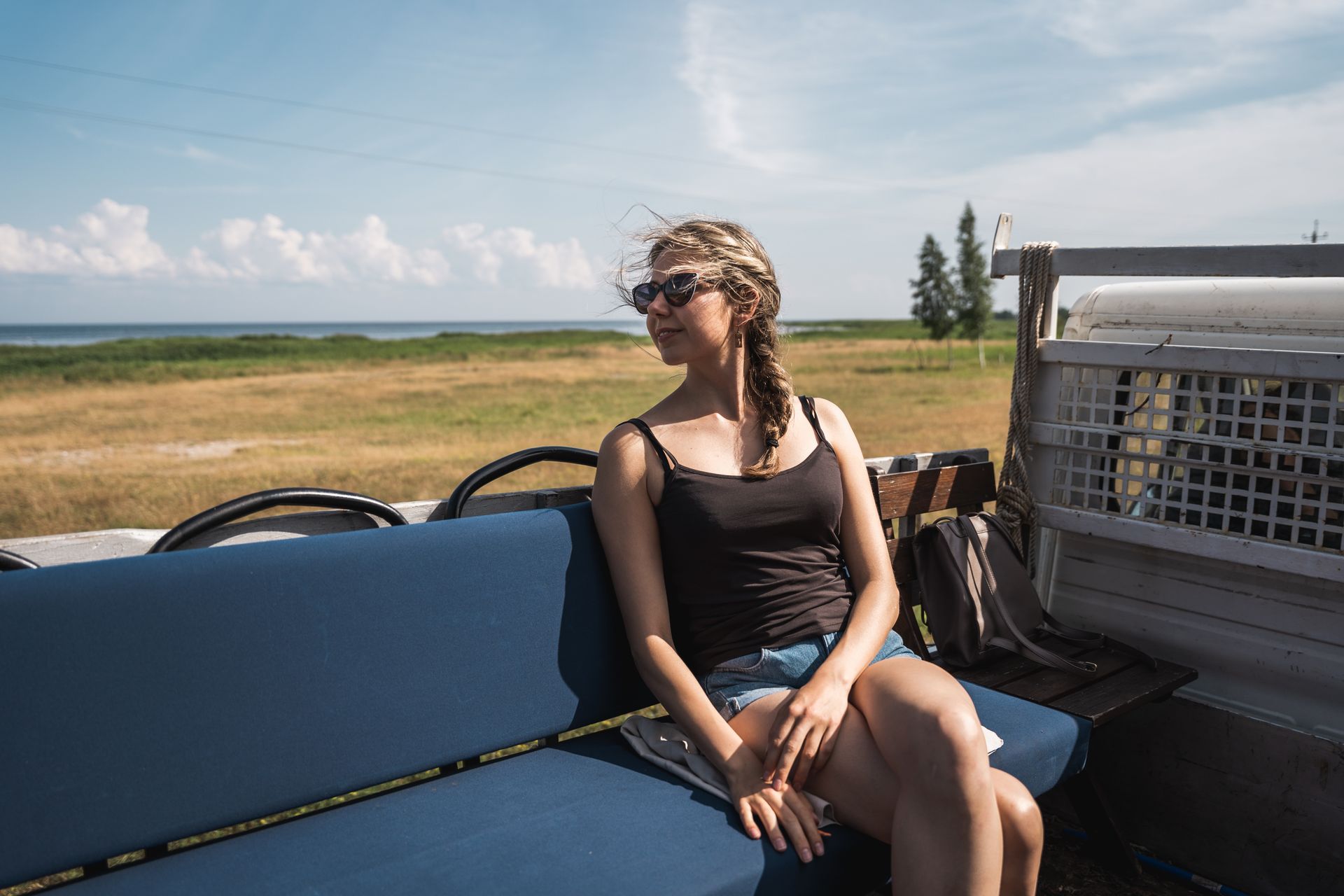 Giidiga tuur Kihnu saarel kastiautoga