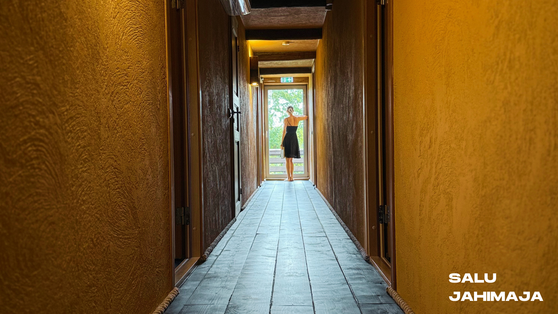 Salu Hunting House 2nd floor corridor