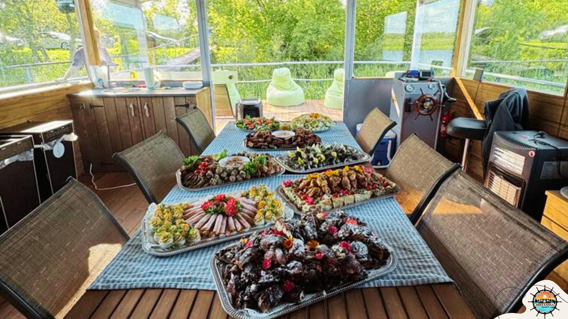 Pirts uz plosta "Britannia" kopā ar ēdināšanu