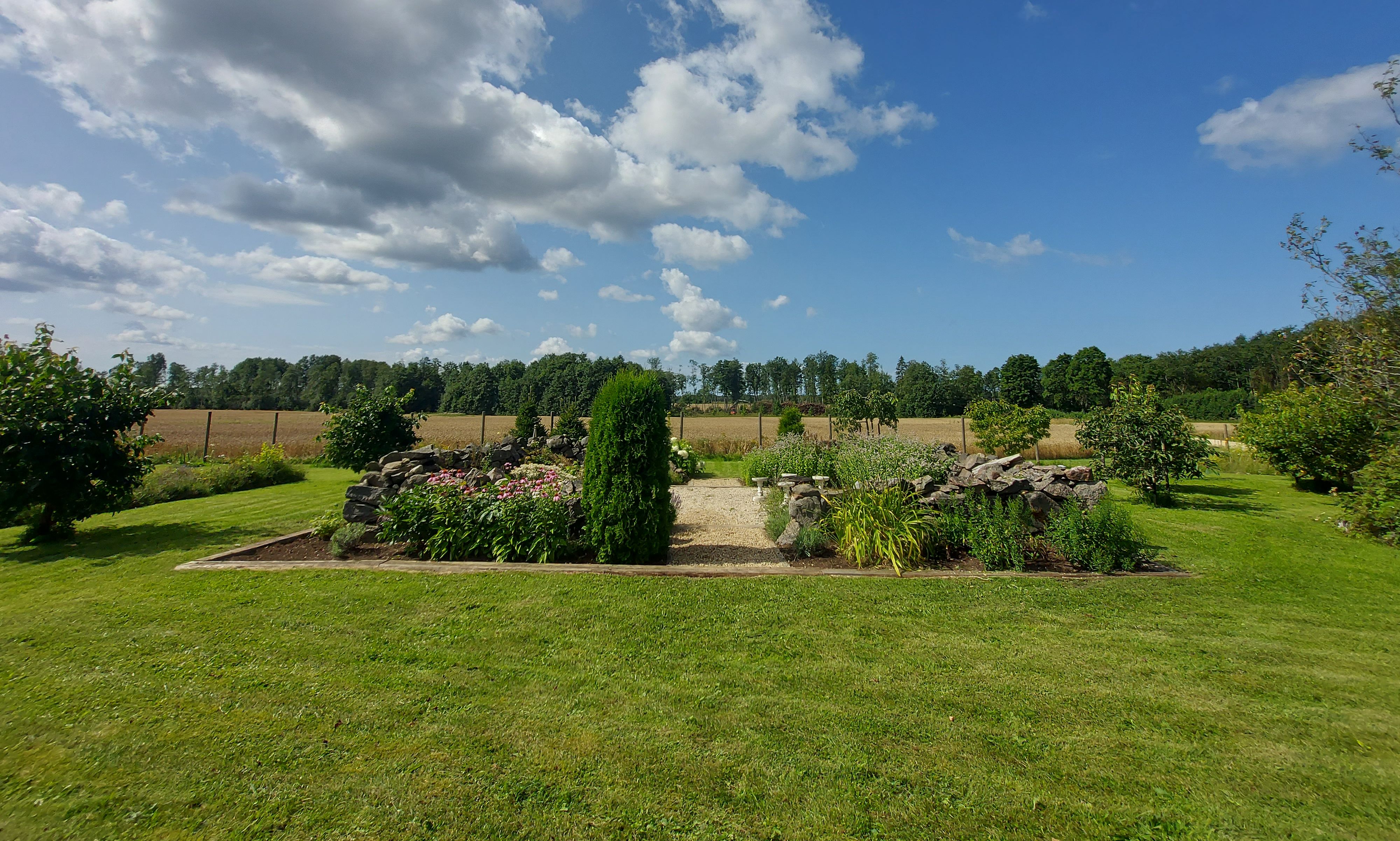 Kirsiaia Puhkemaja - lõhnaaed