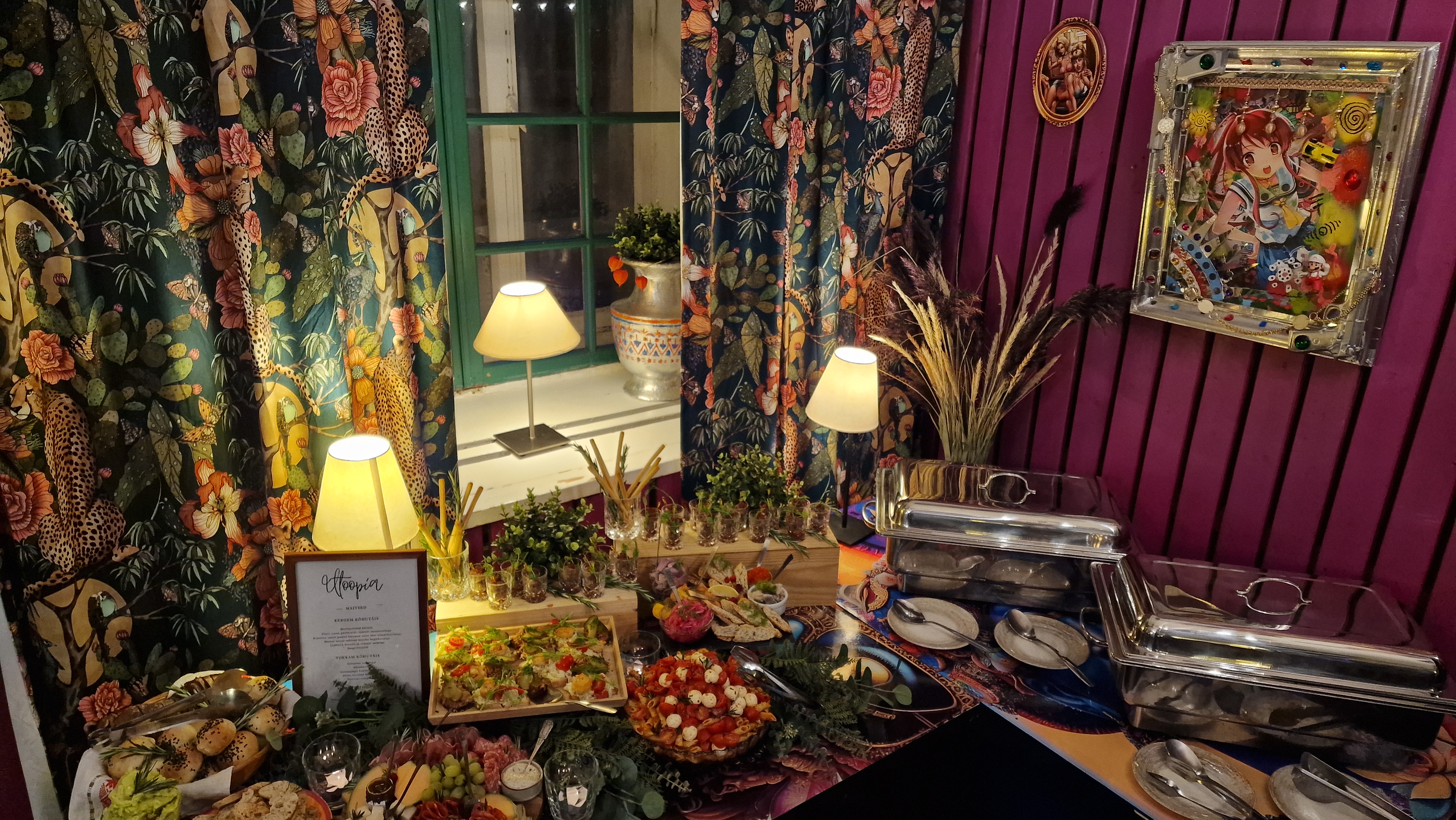 Kohvik Utoopia nr 9 eritellimuspeolaud